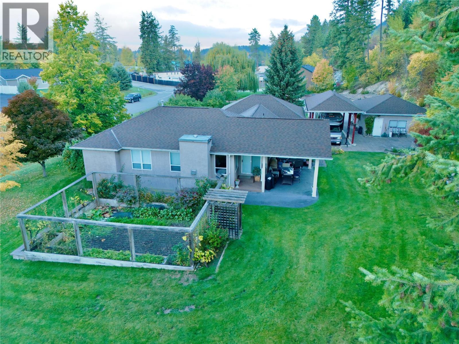 1334 8th Avenue N Property Photo 5