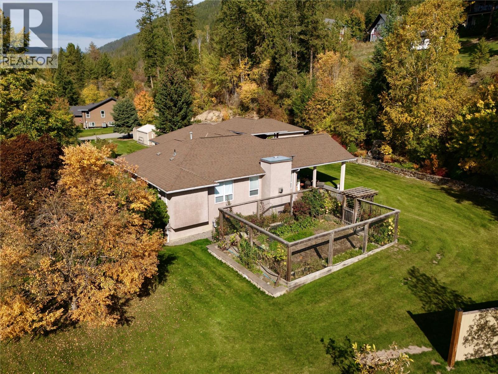 1334 8th Avenue N Property Photo 6