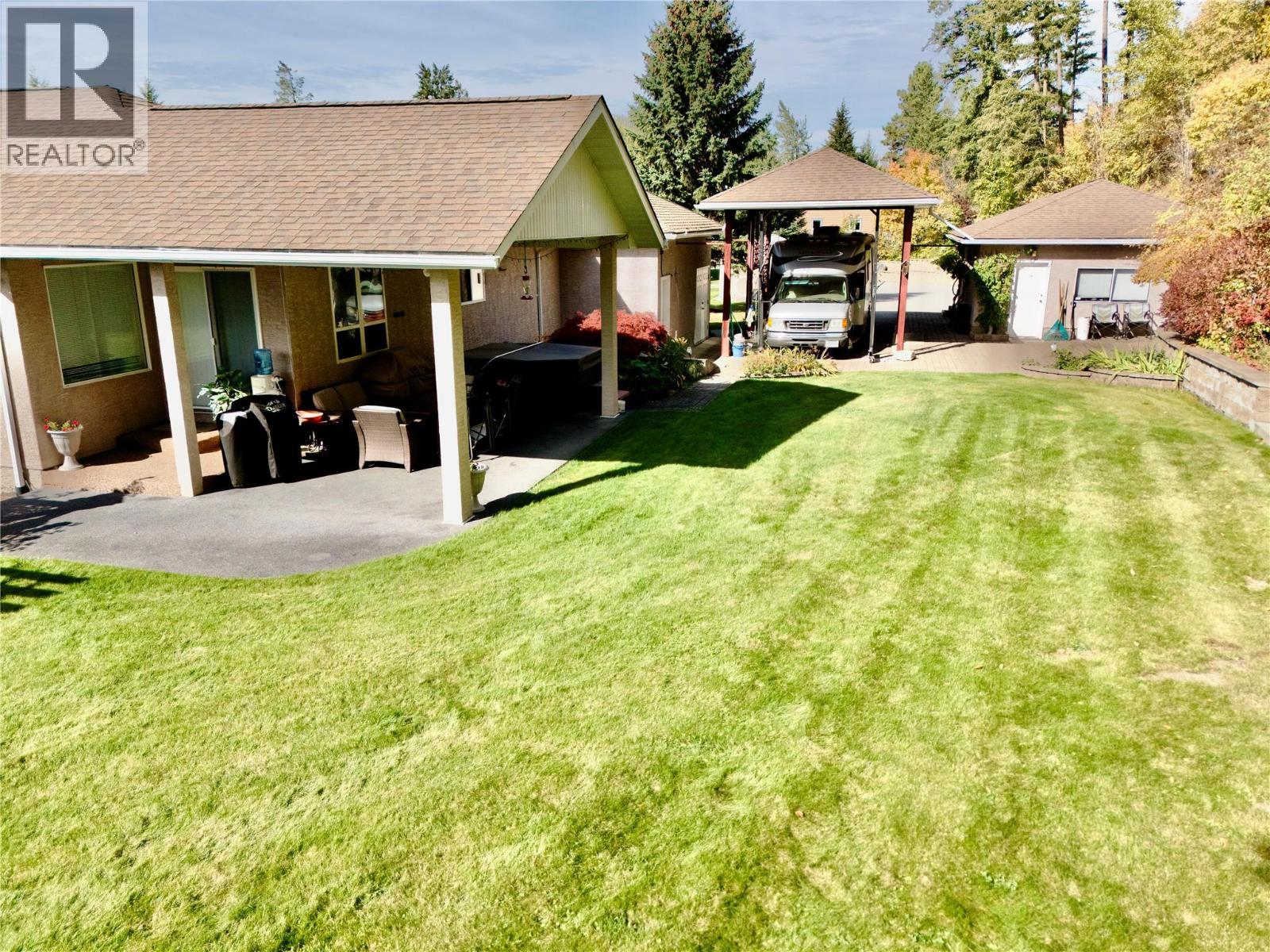 1334 8th Avenue N Property Photo 8