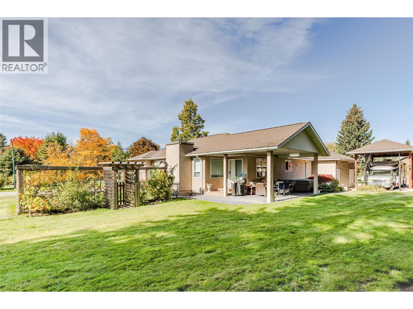 1334 8th Avenue N Property Photo 11