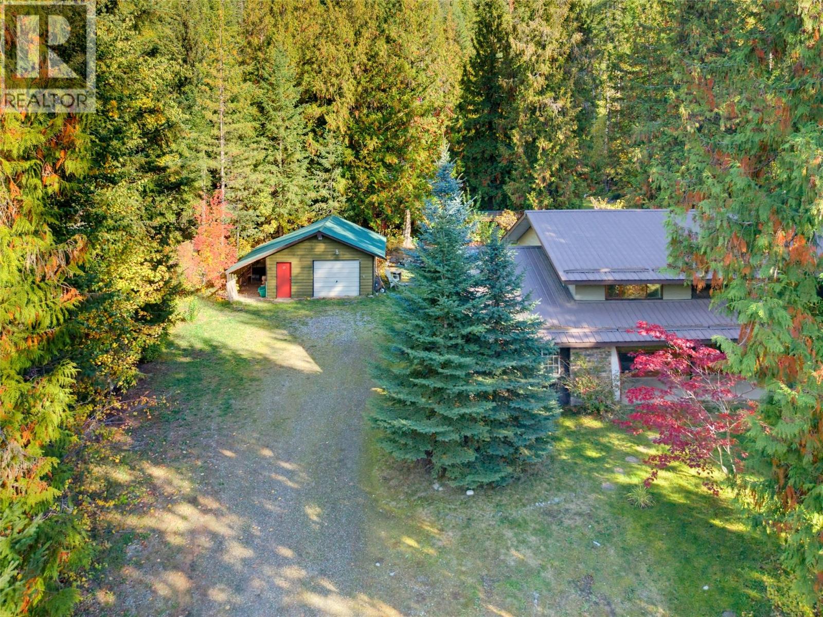 9020 Hummingbird Drive Property Photo 1