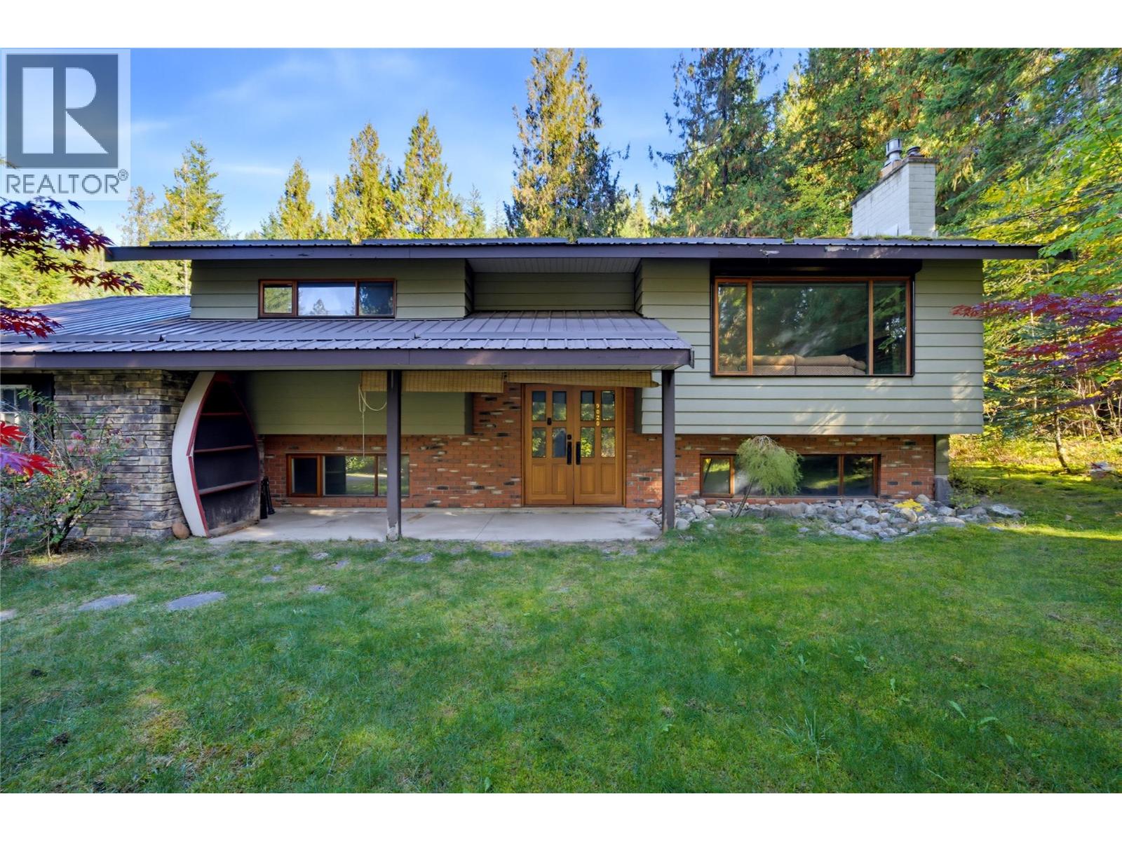9020 Hummingbird Drive Property Photo 2