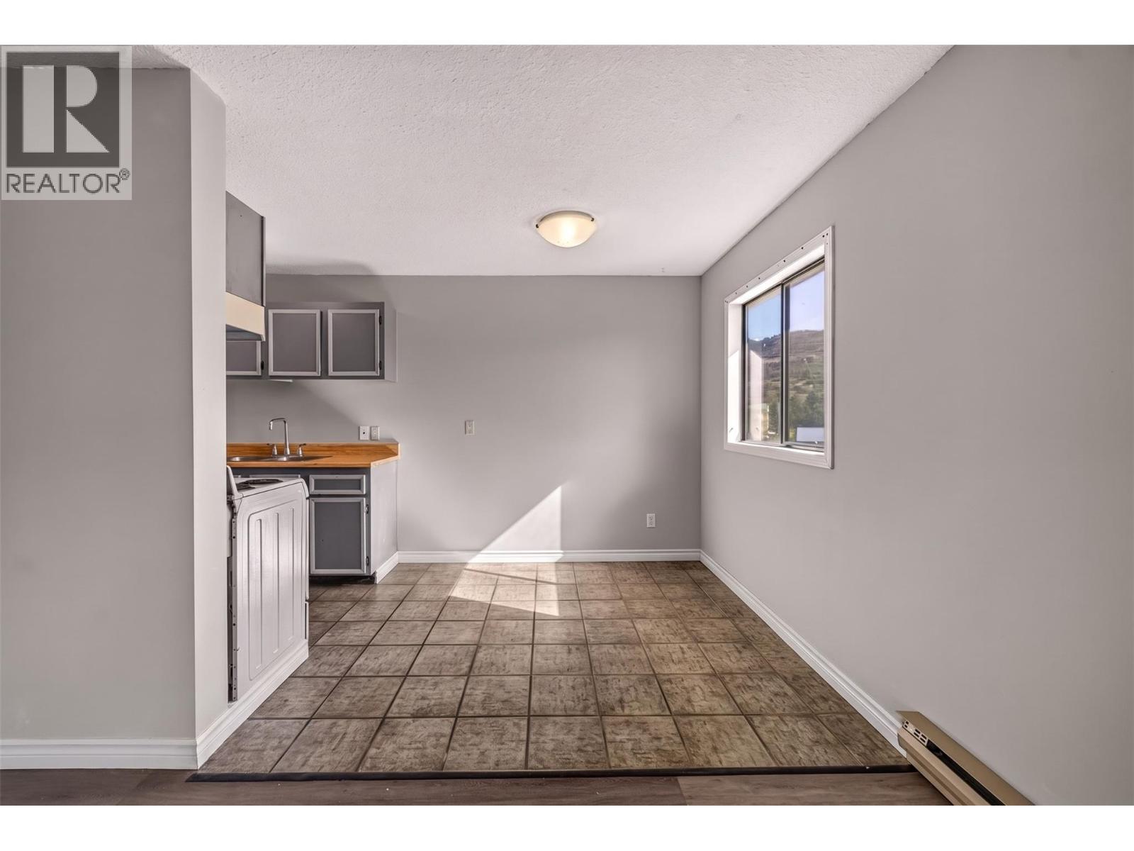150 Skaha Place Unit# 413 Property Photo 6
