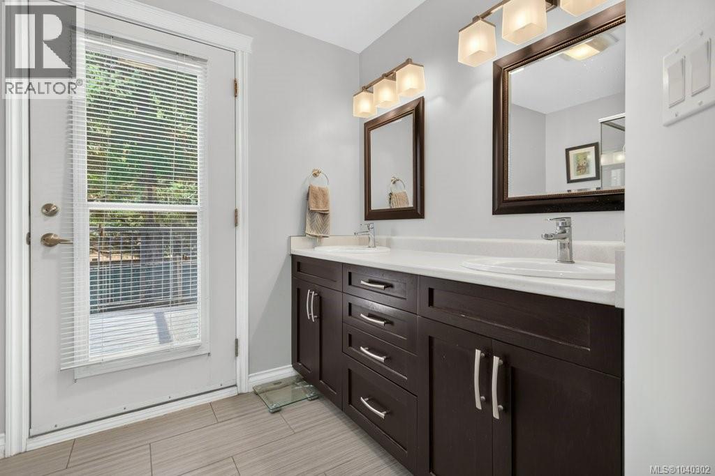 70 Islewood Dr Property Photo 22