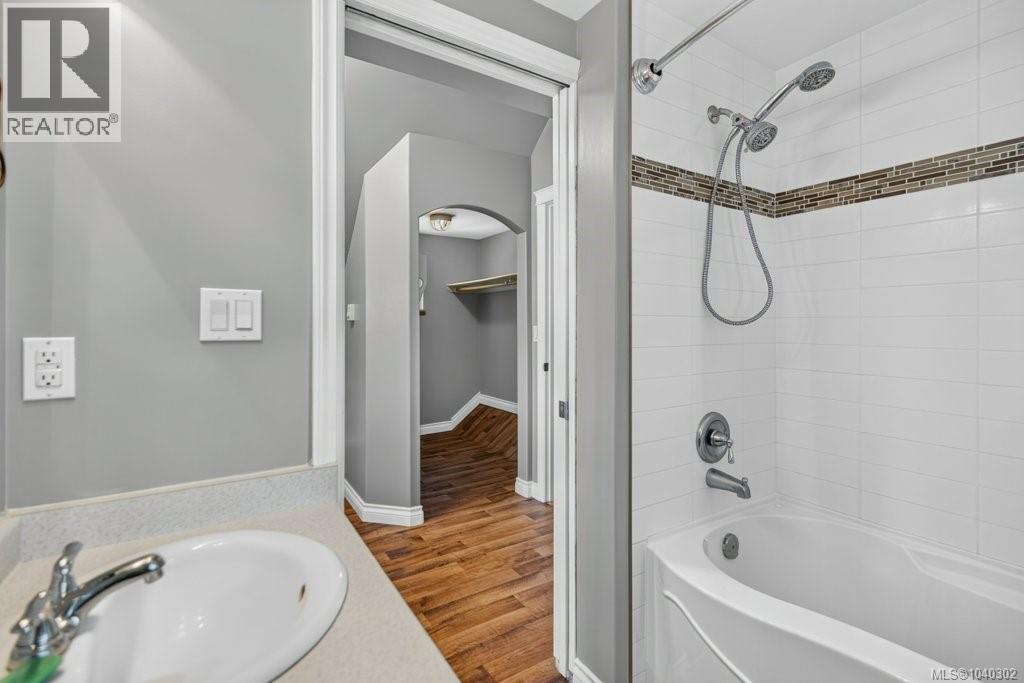 70 Islewood Dr Property Photo 28