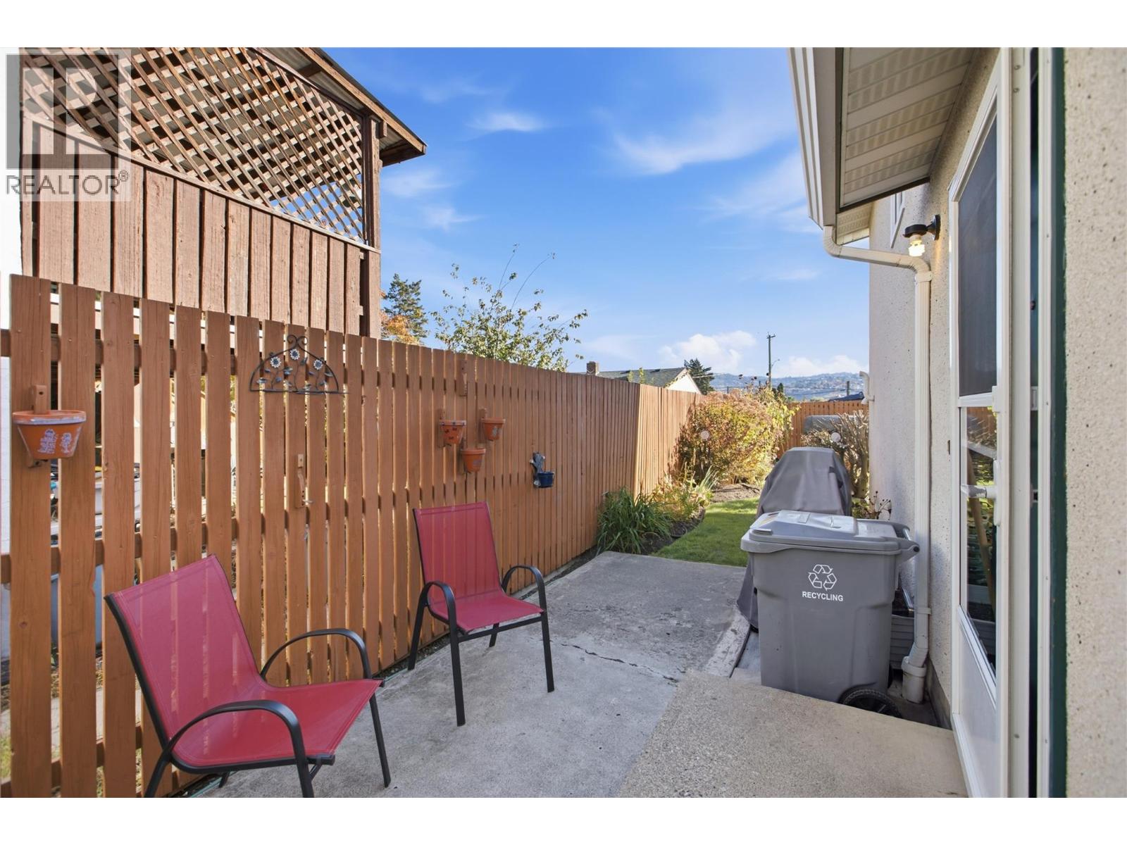 152 Elm Avenue Property Photo 2