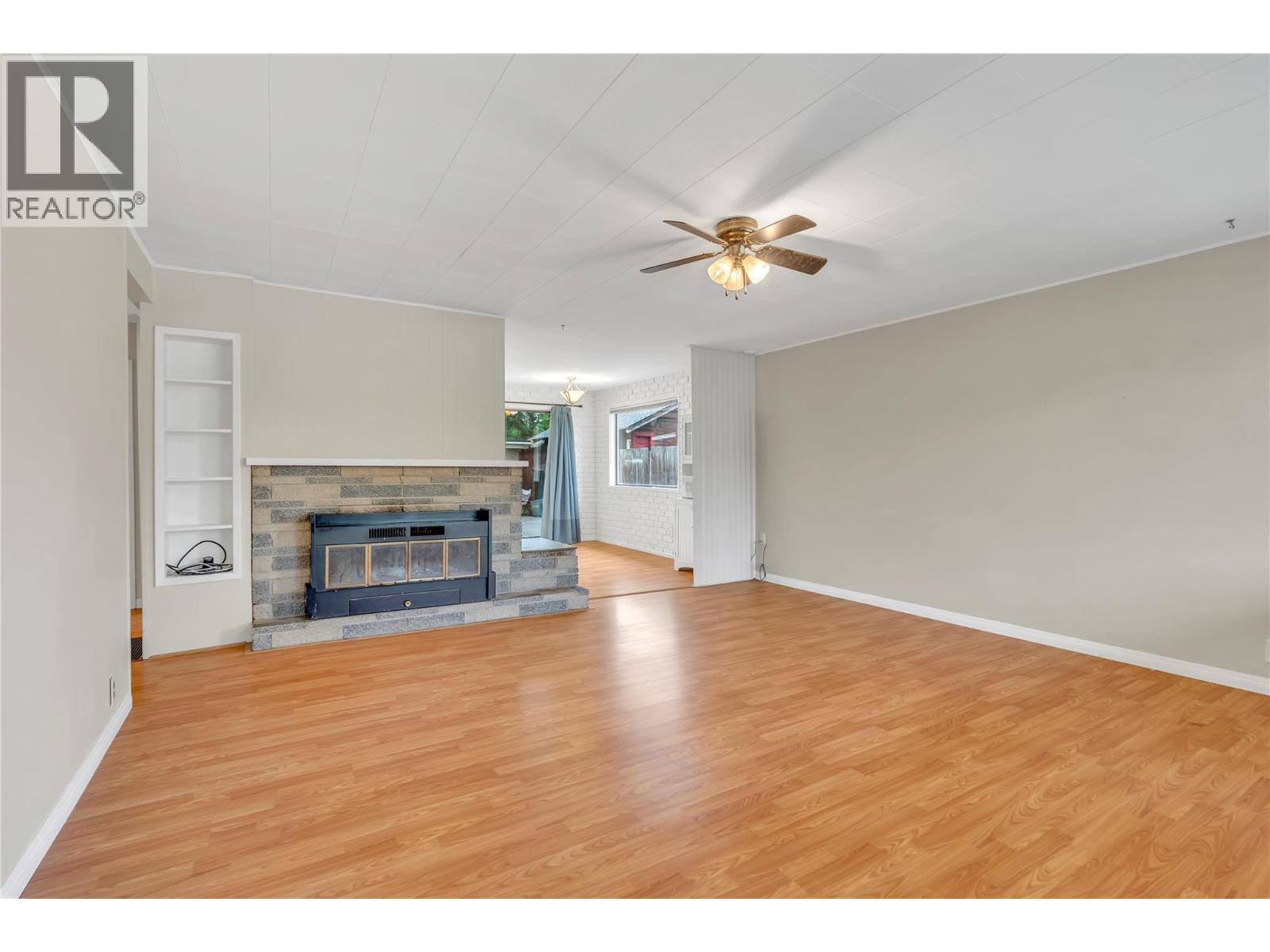 692 Vancouver Avenue Property Photo 3