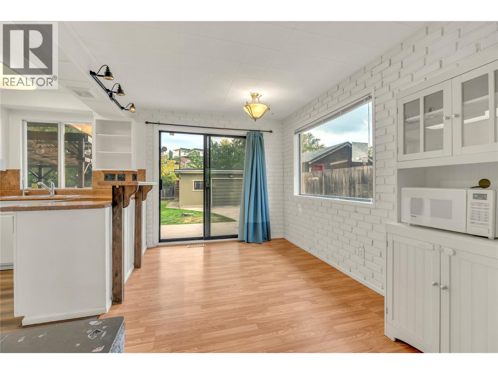 692 Vancouver Avenue Property Photo 7