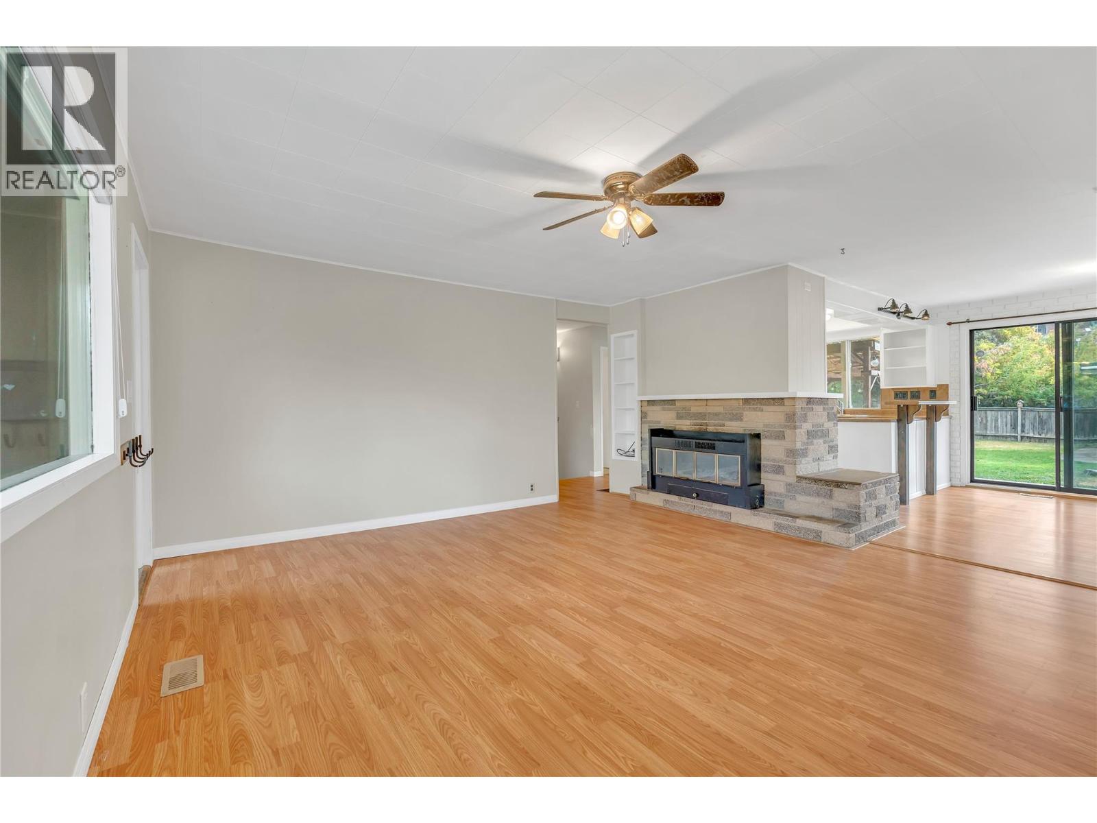 692 Vancouver Avenue Property Photo 9