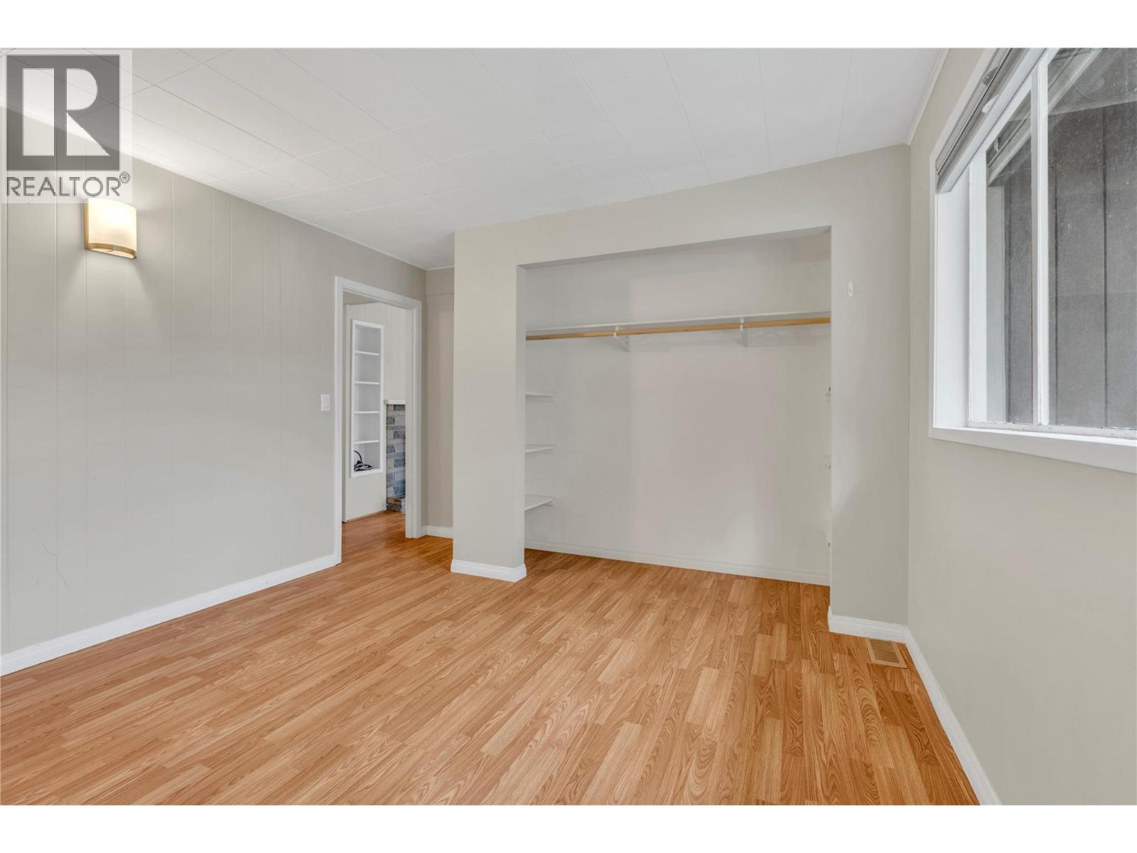 692 Vancouver Avenue Property Photo 20