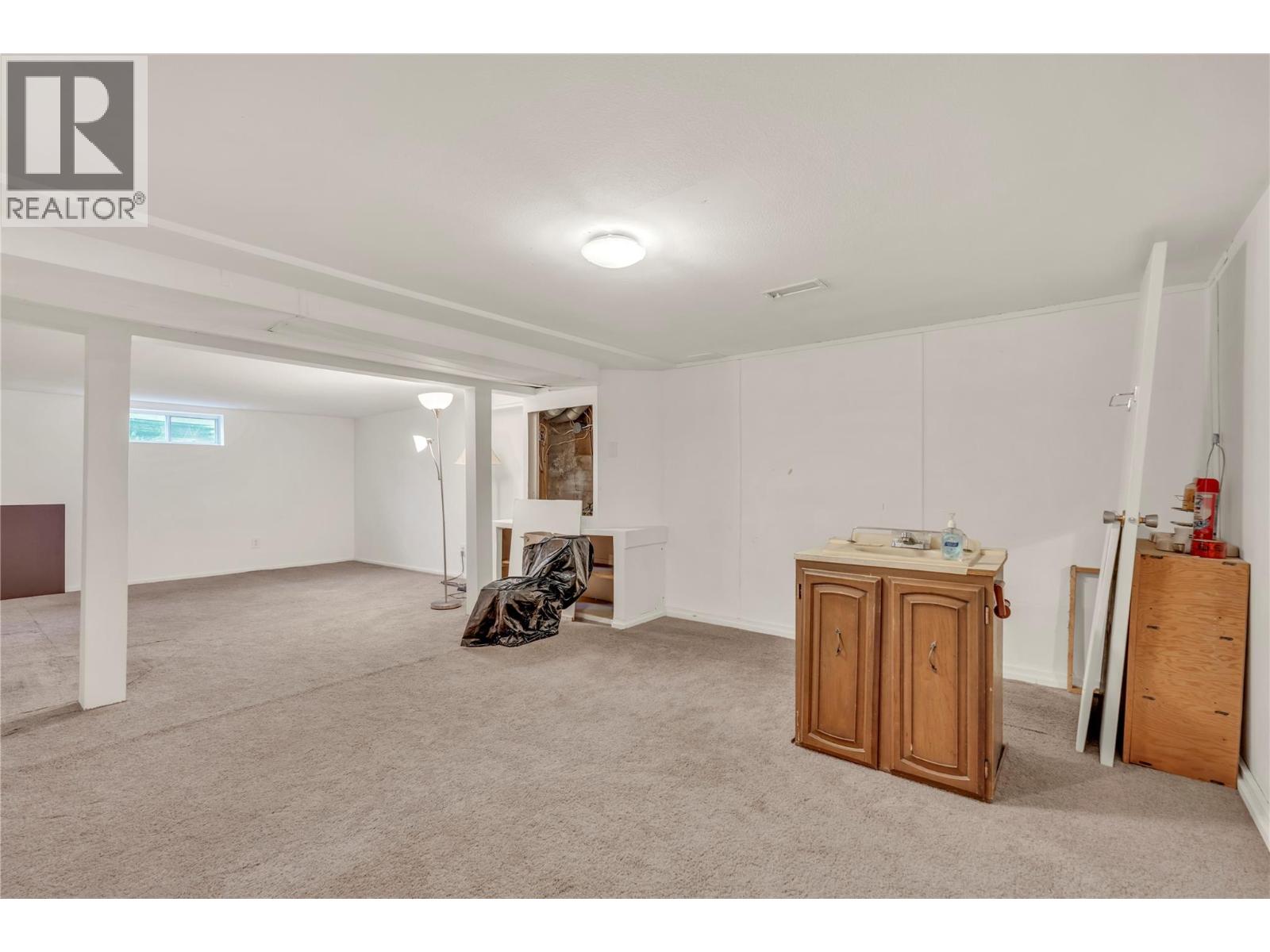 692 Vancouver Avenue Property Photo 25