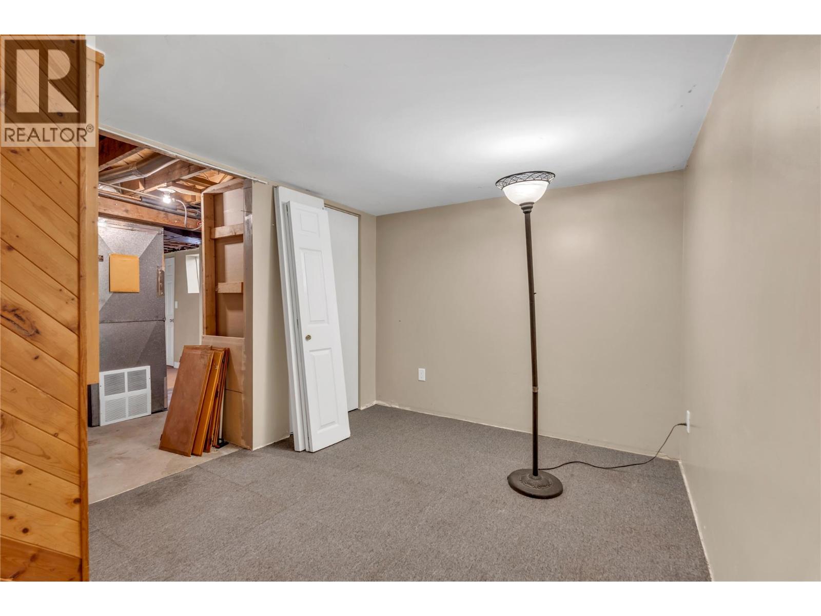 692 Vancouver Avenue Property Photo 29
