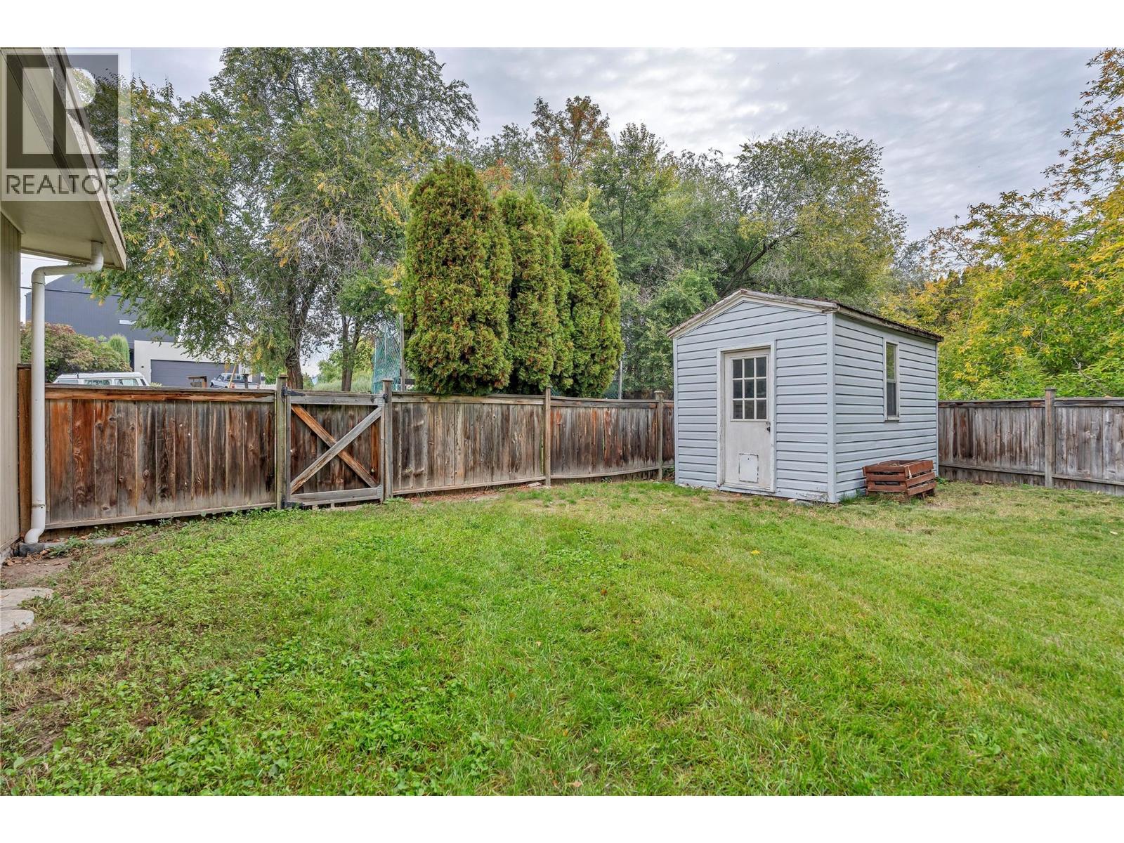 692 Vancouver Avenue Property Photo 43