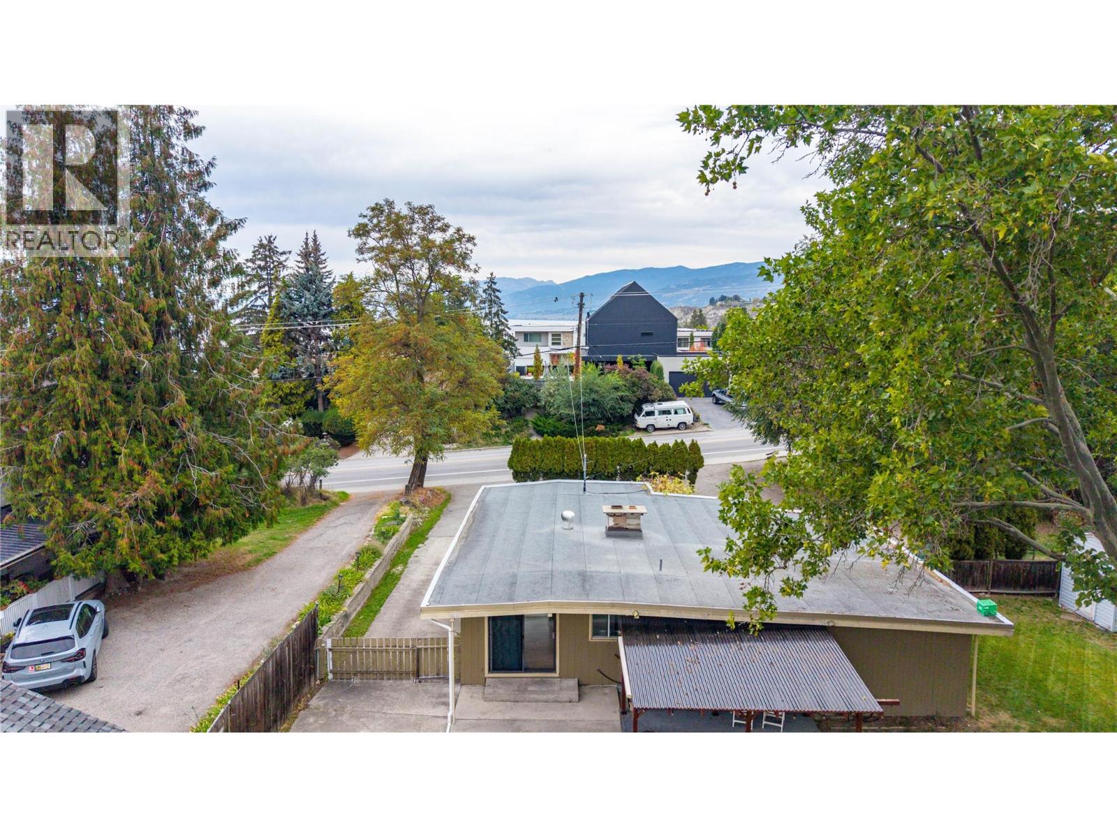 692 Vancouver Avenue Property Photo 60