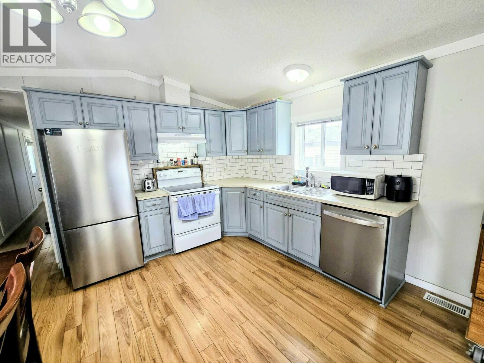 21 Champlain Place Property Photo 2