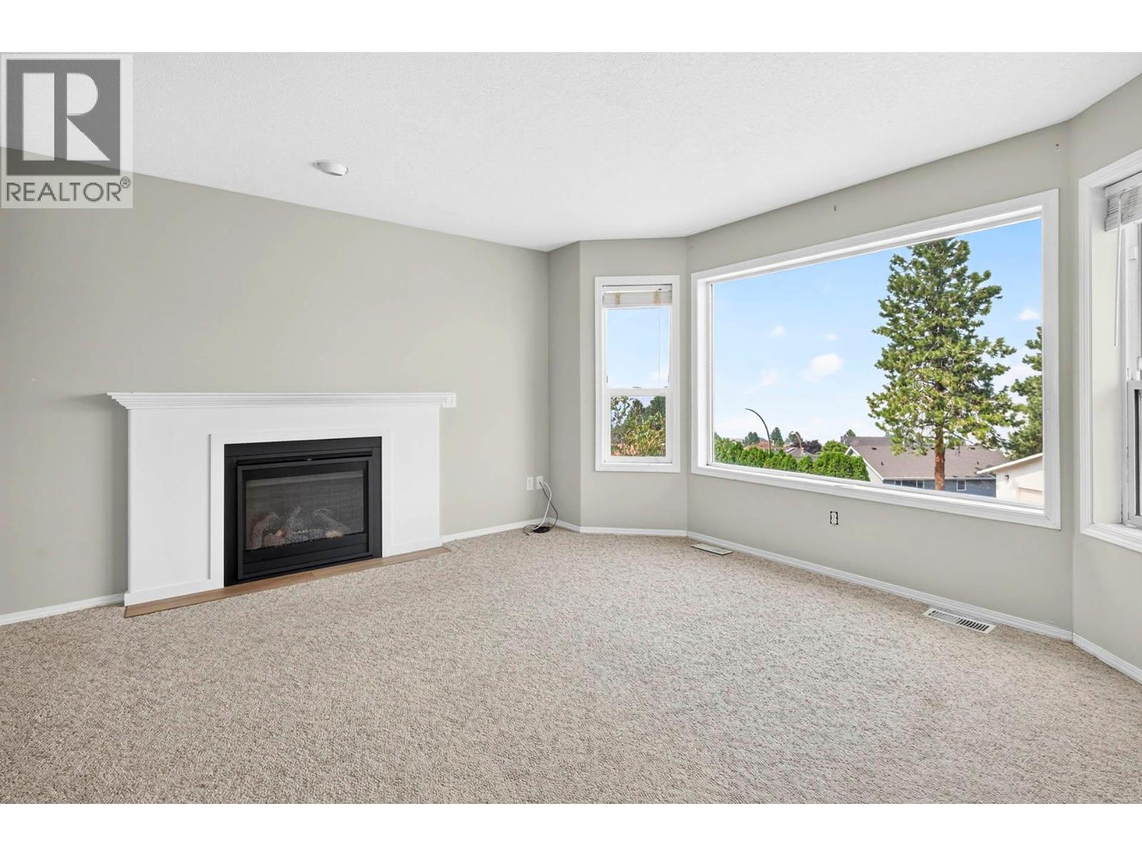 1725 Coldwater Drive Property Photo 4