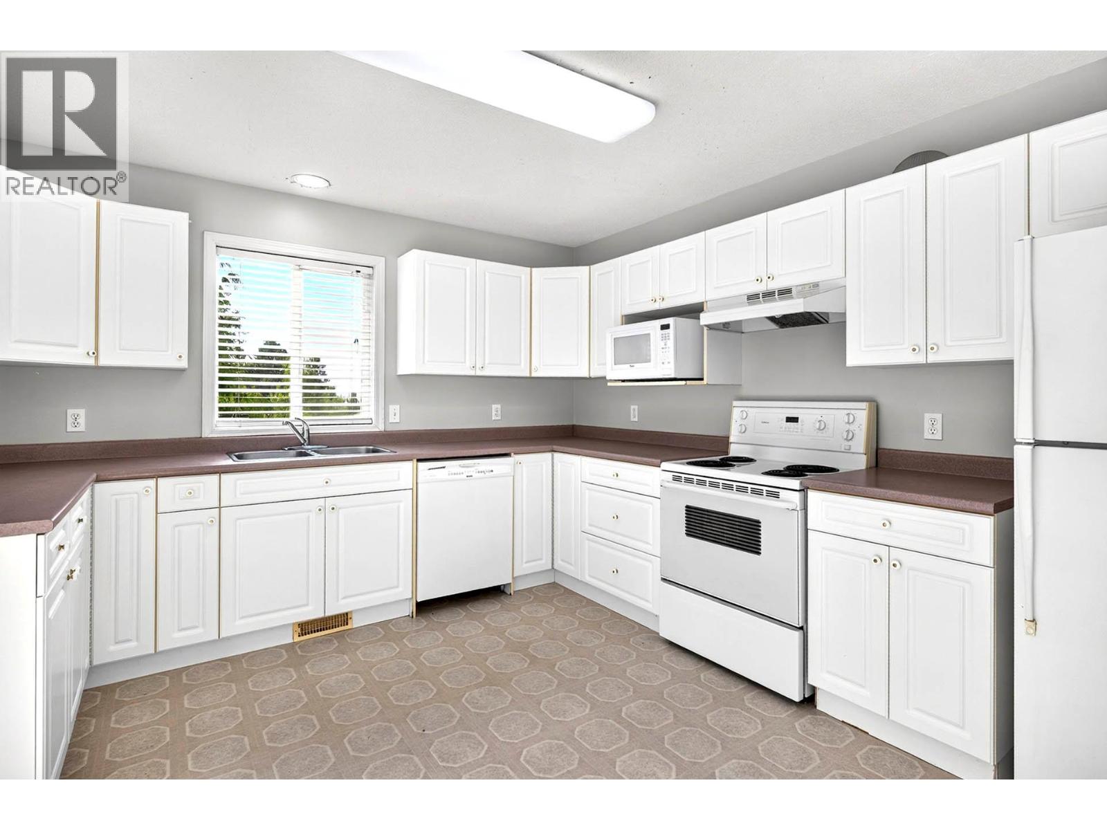 1725 Coldwater Drive Property Photo 13