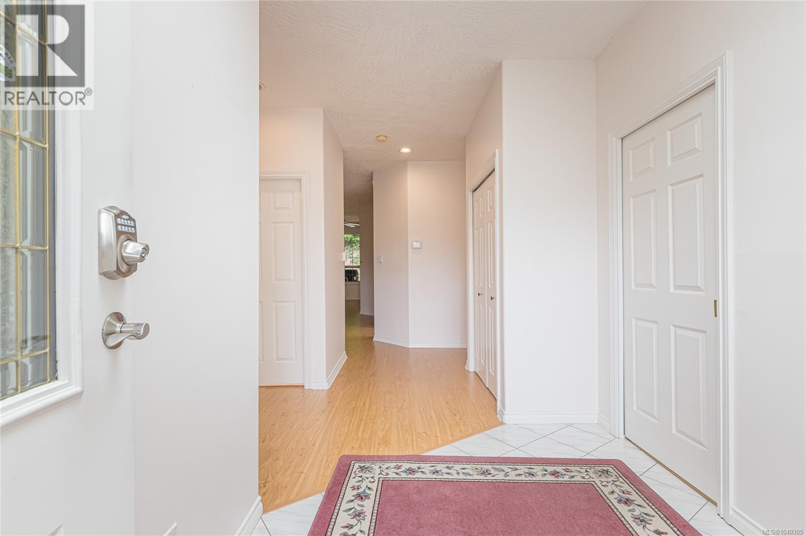 28 2979 River Rd Property Photo 4