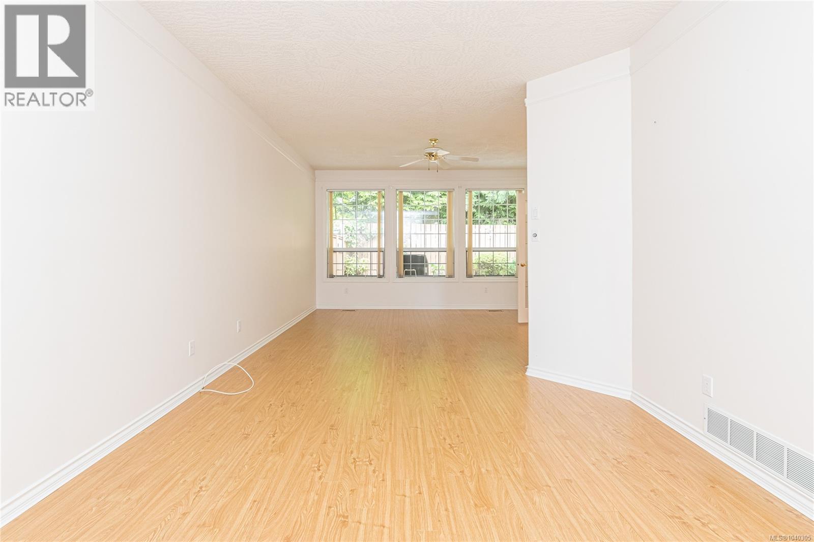 28 2979 River Rd Property Photo 6