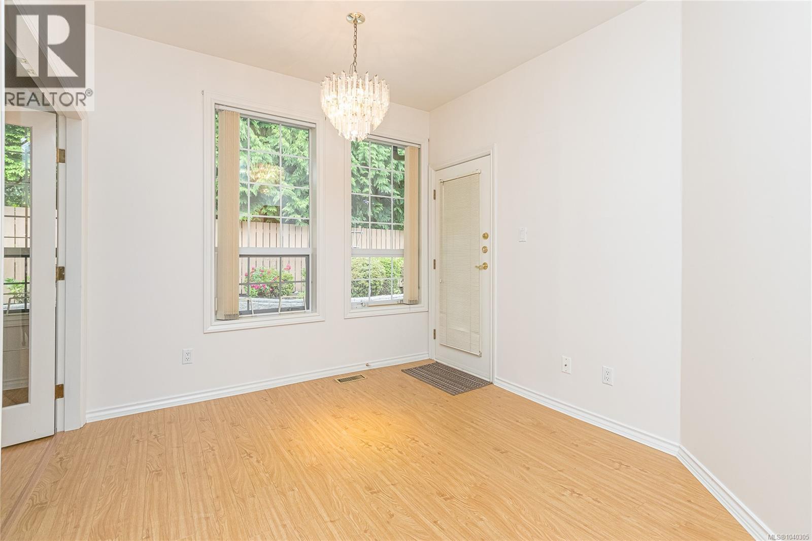28 2979 River Rd Property Photo 9