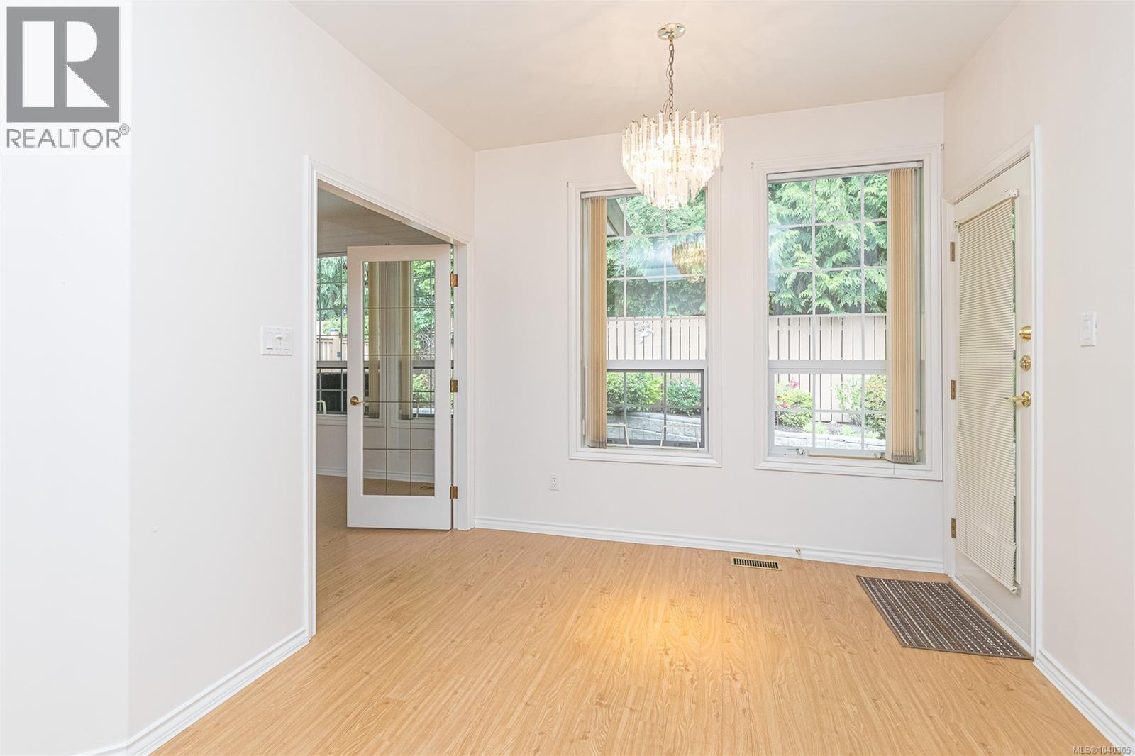 28 2979 River Rd Property Photo 11