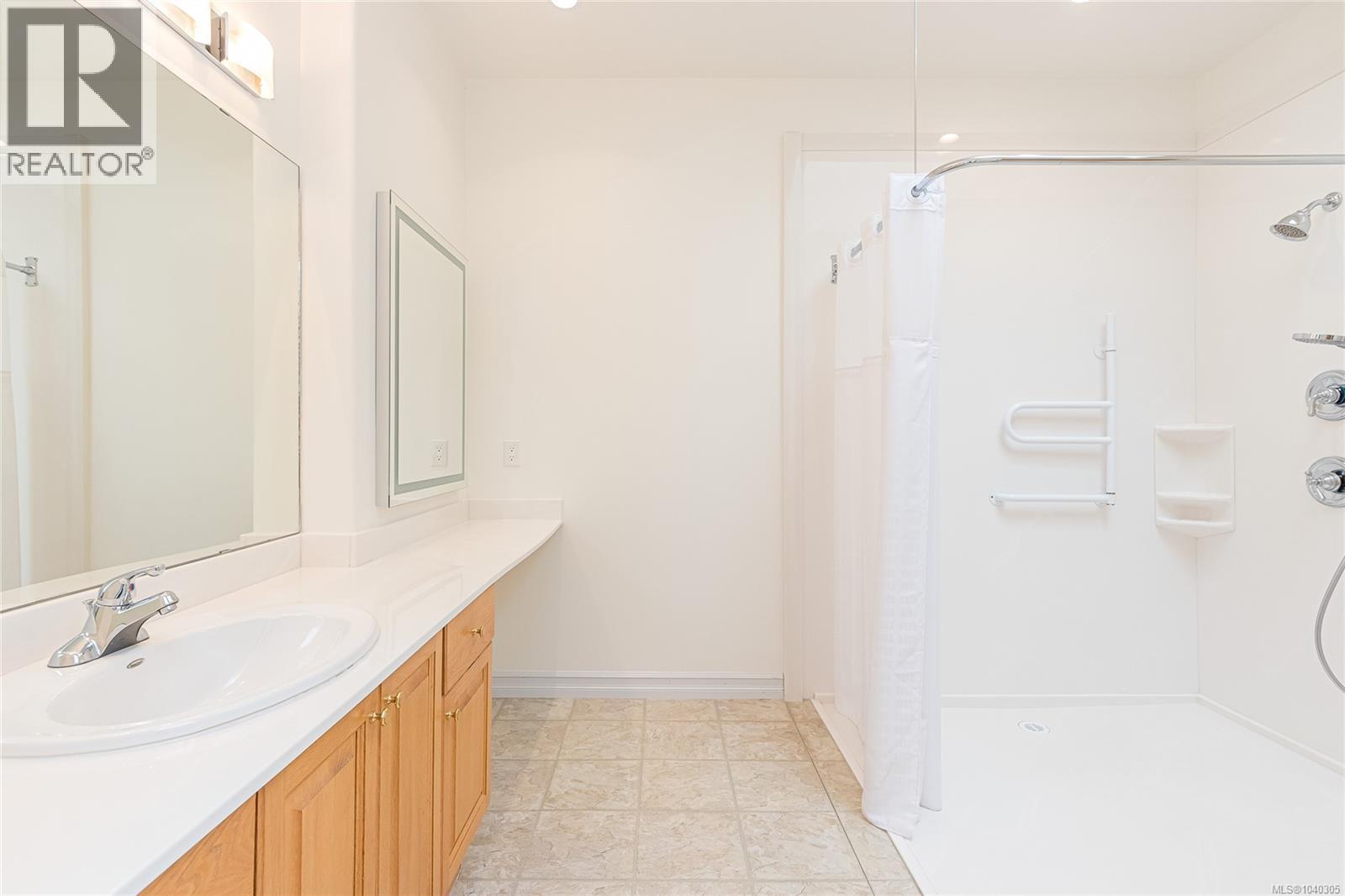 28 2979 River Rd Property Photo 20