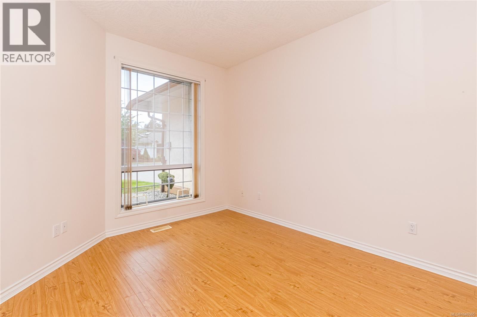 28 2979 River Rd Property Photo 23