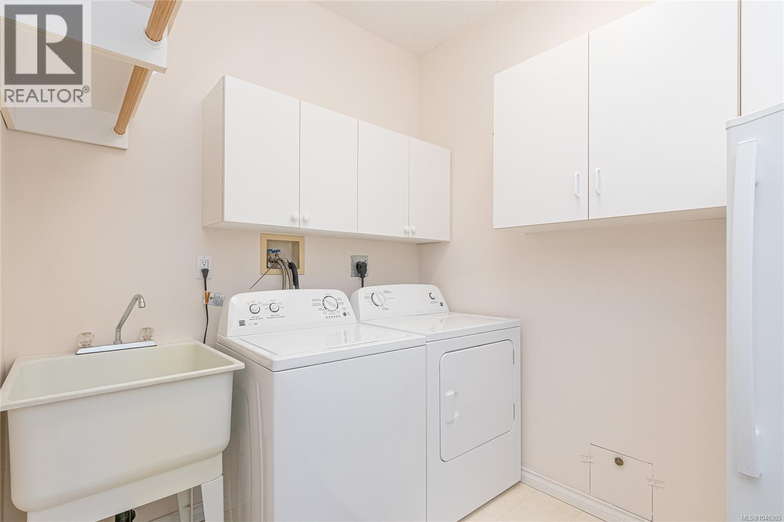 28 2979 River Rd Property Photo 26