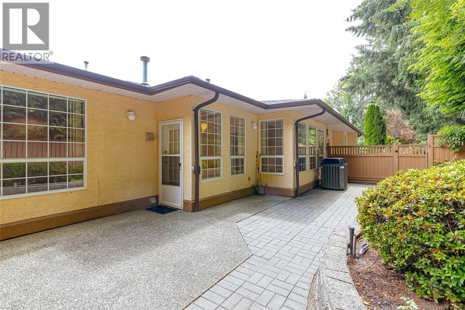 28 2979 River Rd Property Photo 32