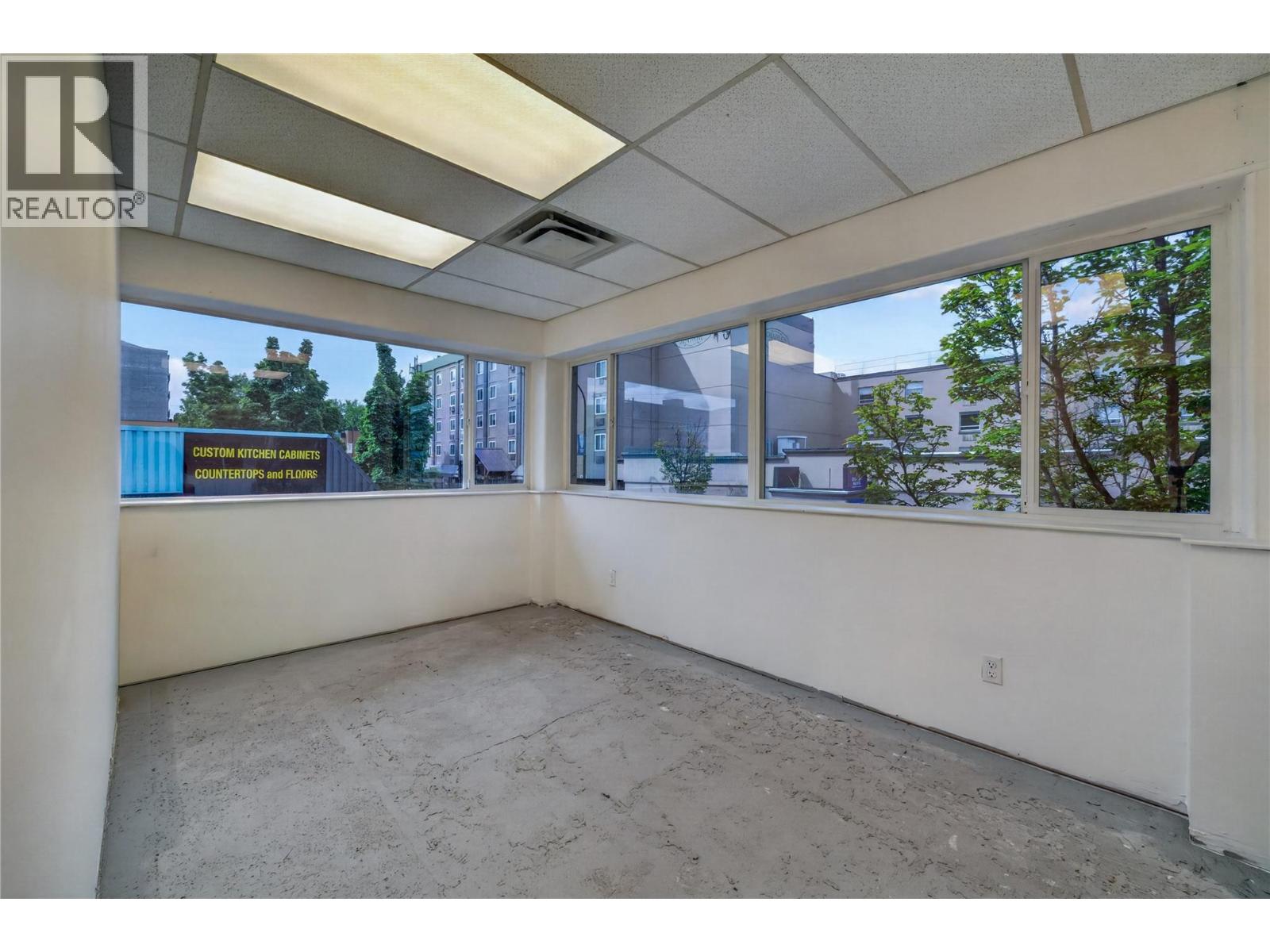 304 Martin Street Property Photo 11