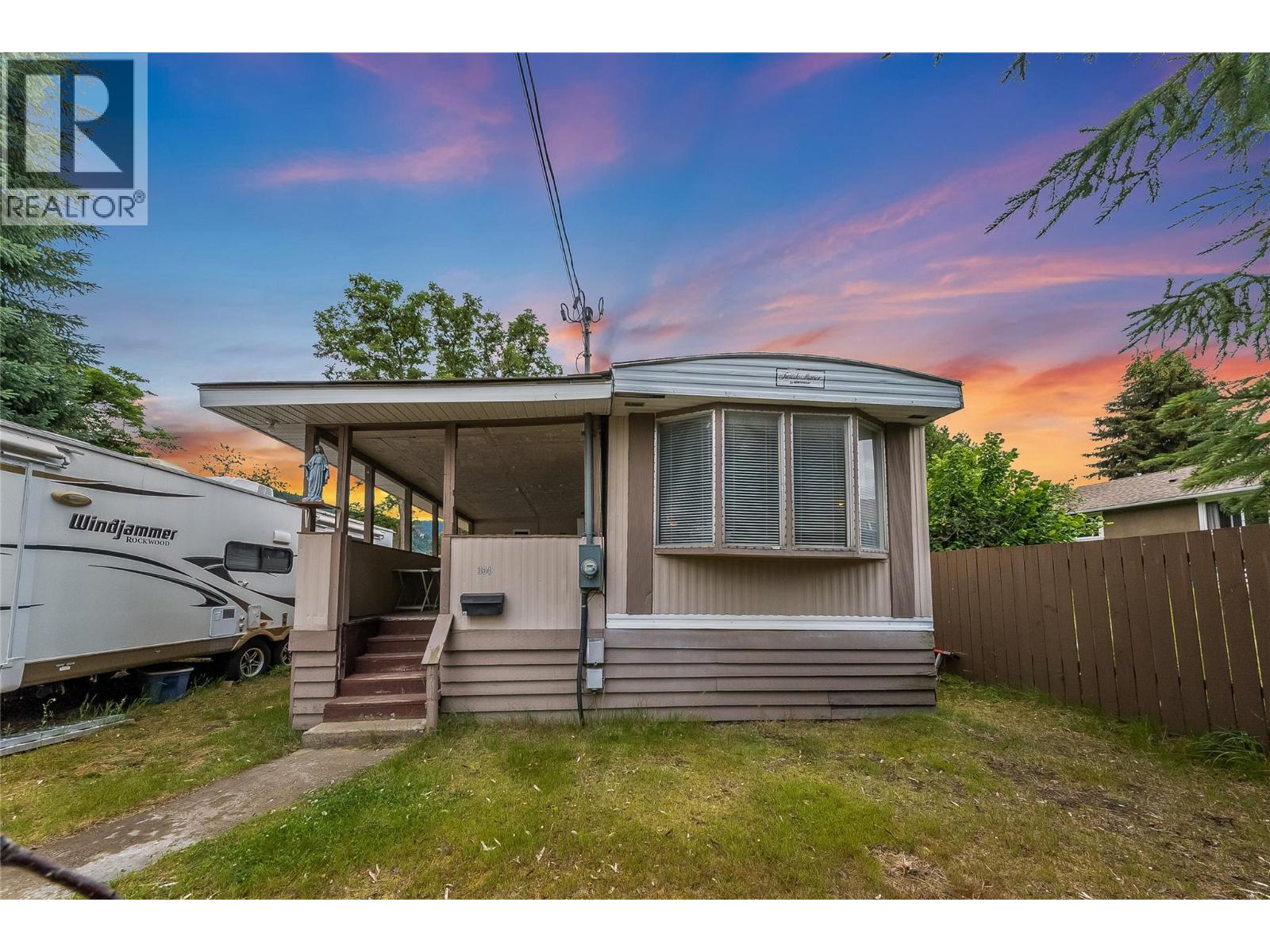 304 103 Street Property Photo 2