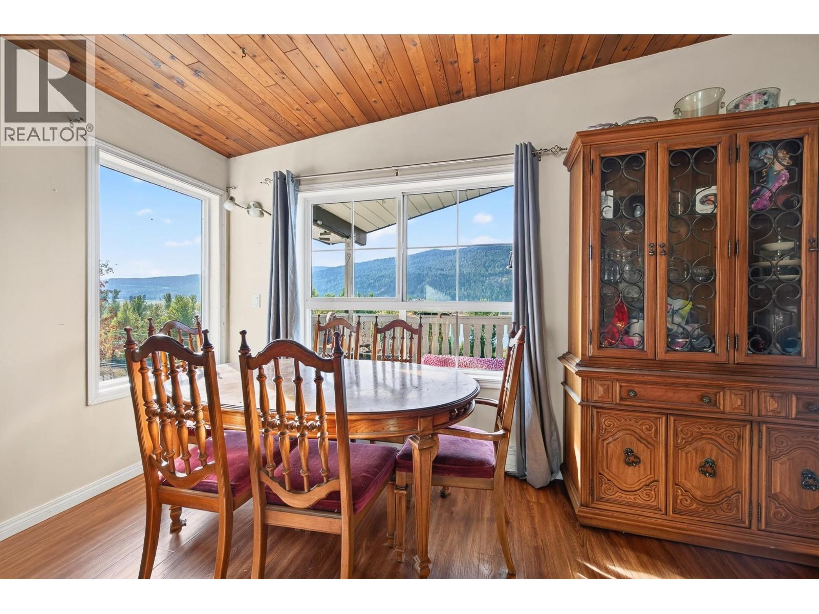7941 Yellowhead Highway Property Photo 7