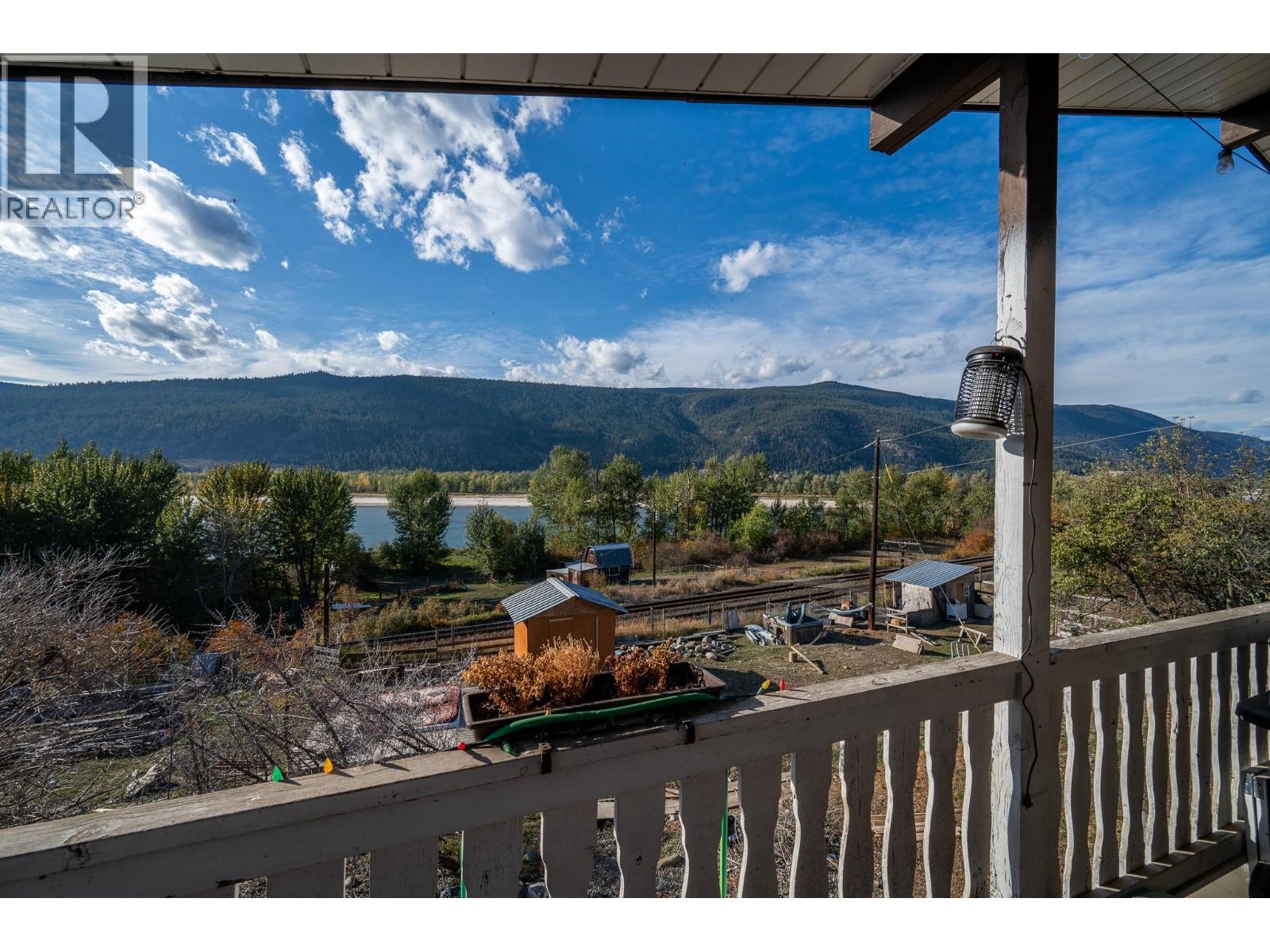 7941 Yellowhead Highway Property Photo 12