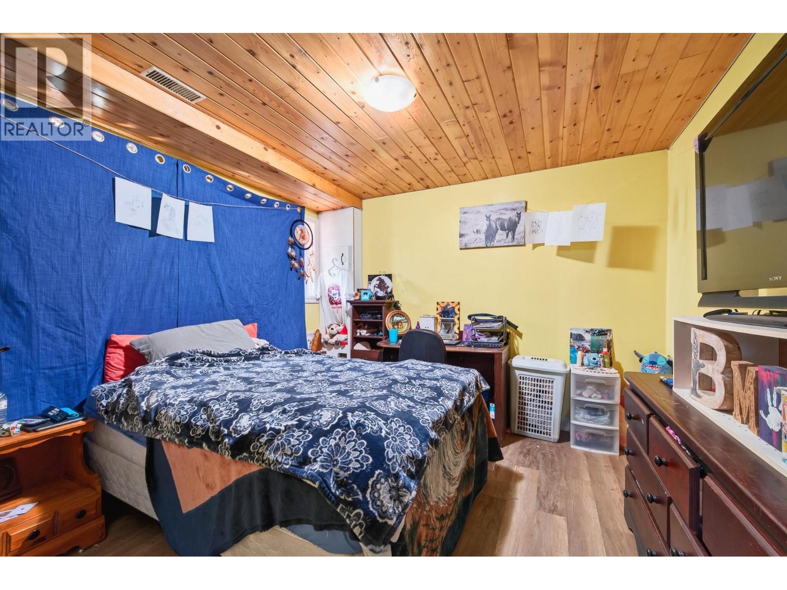 7941 Yellowhead Highway Property Photo 13