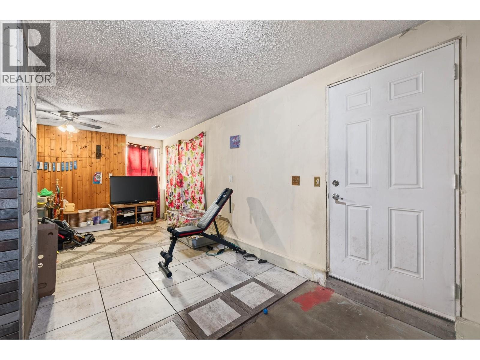 7941 Yellowhead Highway Property Photo 14