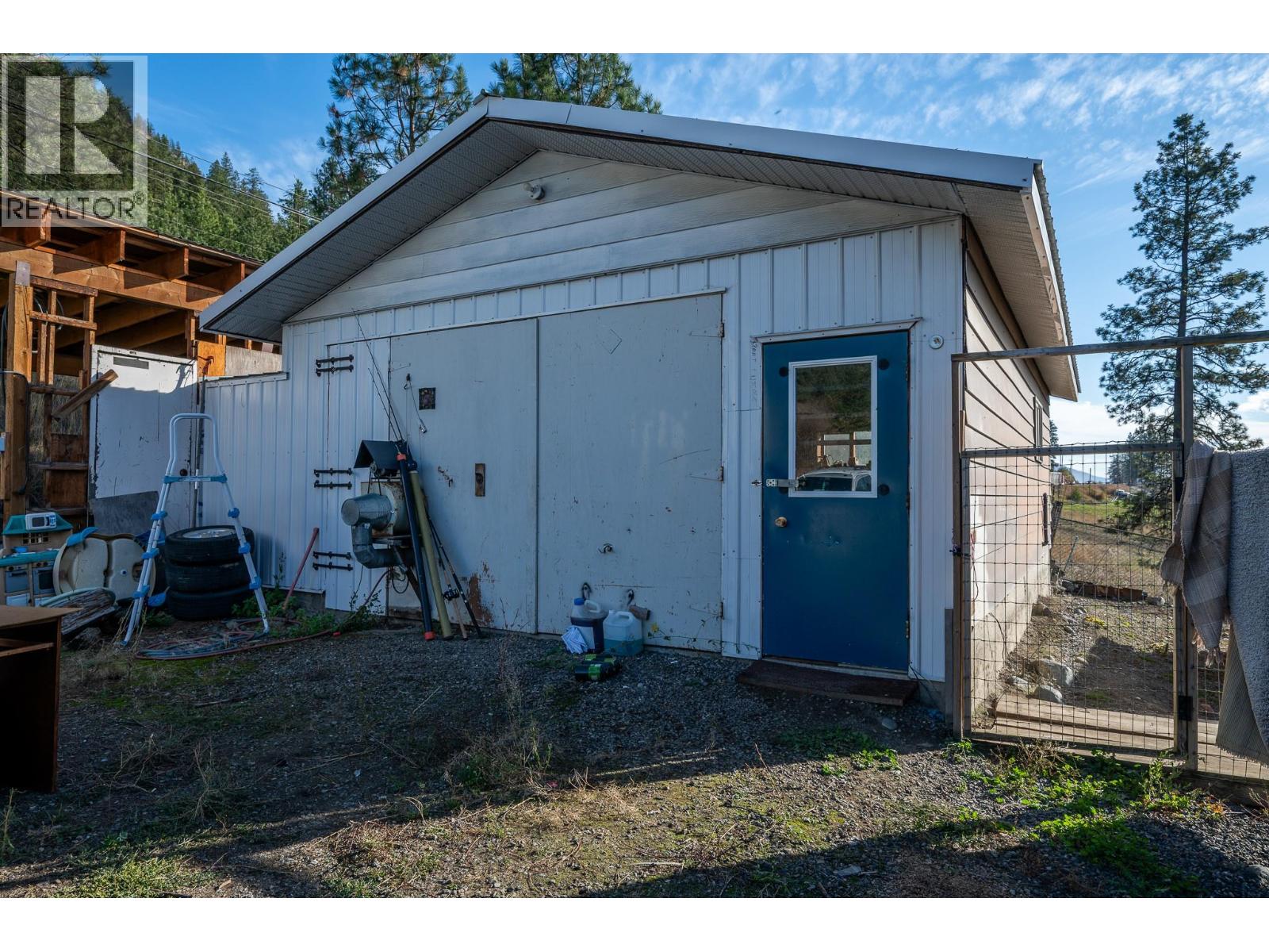 7941 Yellowhead Highway Property Photo 17