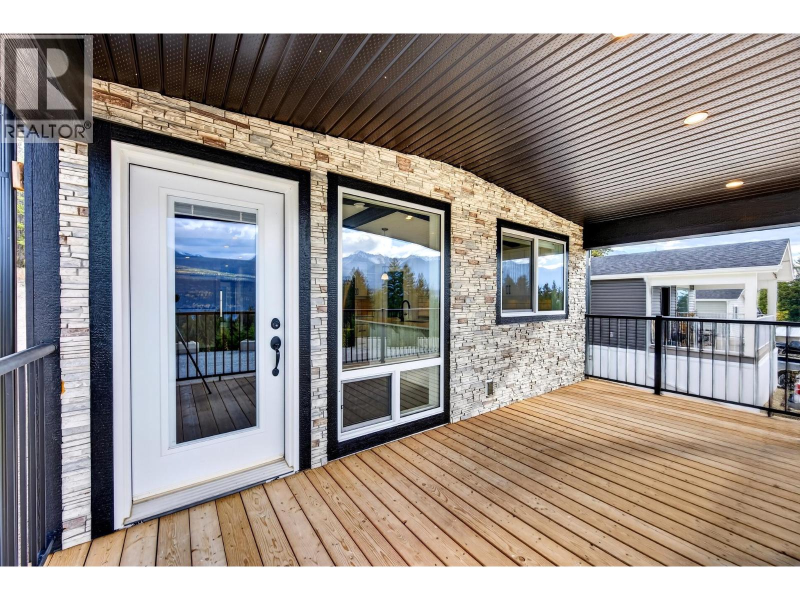 470 Reflection Lake Road Unit# 46 Property Photo 8