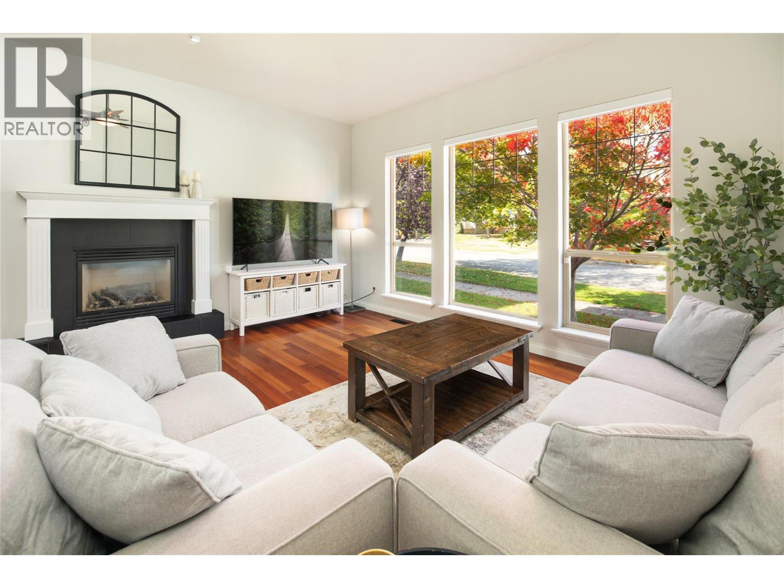 319 Mccarren Avenue Property Photo 4