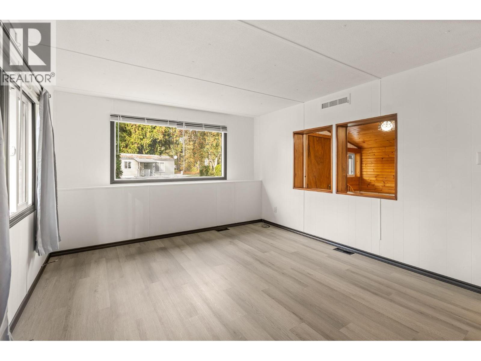 6670 Trans Canada Highway Highway Ne Unit# 6 Property Photo 3