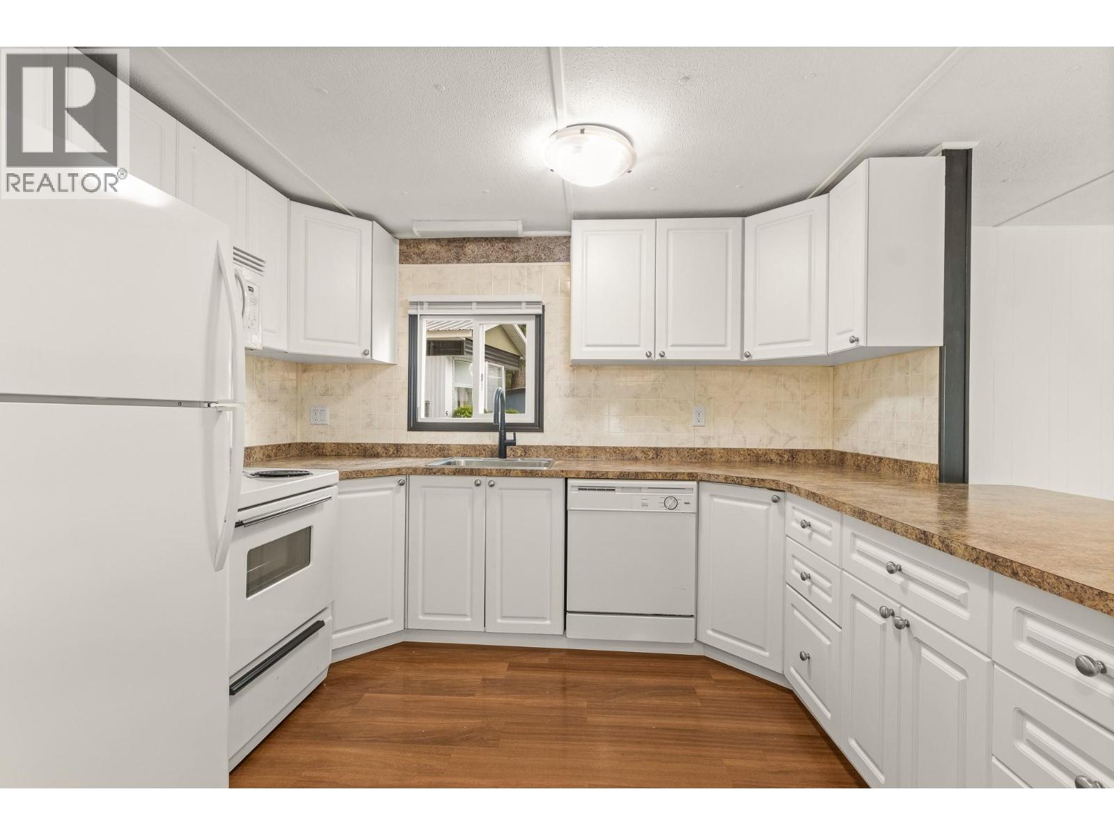 6670 Trans Canada Highway Highway Ne Unit# 6 Property Photo 7