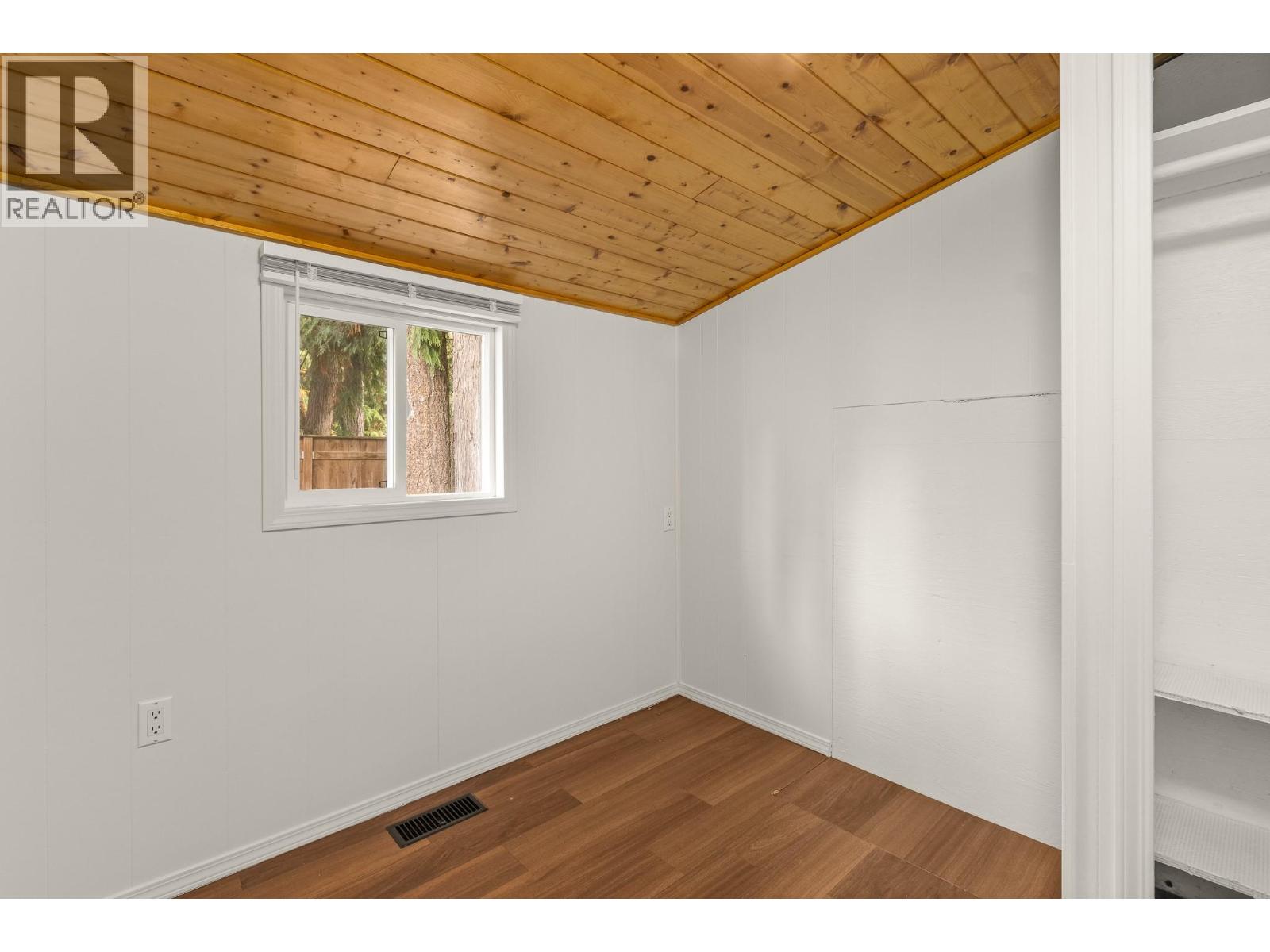 6670 Trans Canada Highway Highway Ne Unit# 6 Property Photo 16