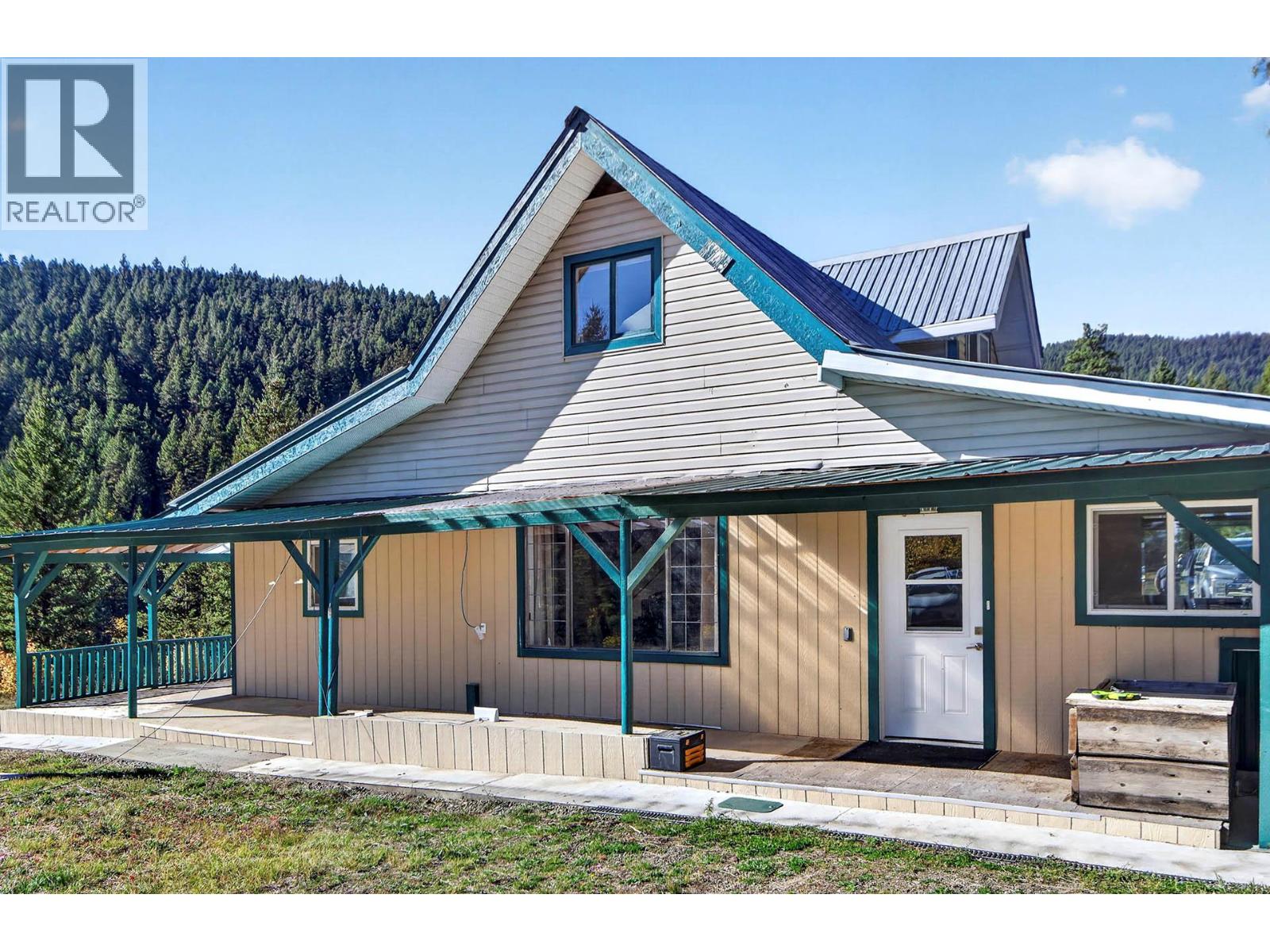 9524 Tranquille Criss Creek Road Property Photo 3