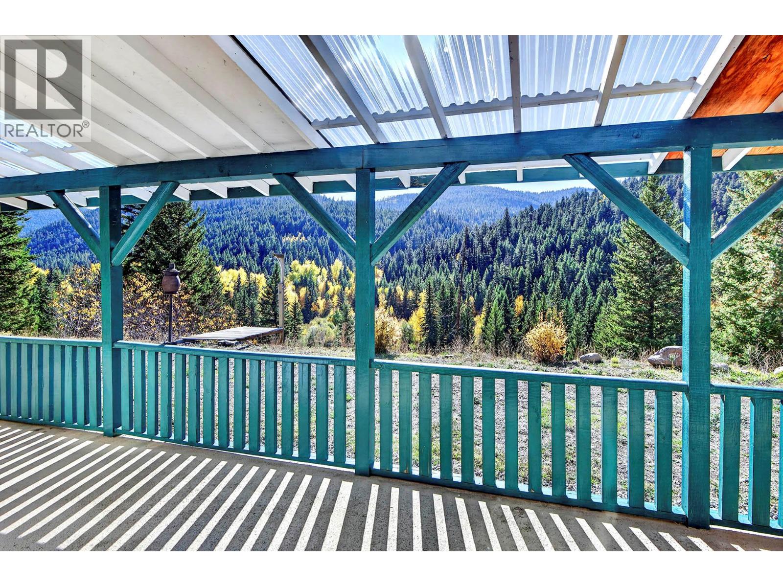 9524 Tranquille Criss Creek Road Property Photo 4