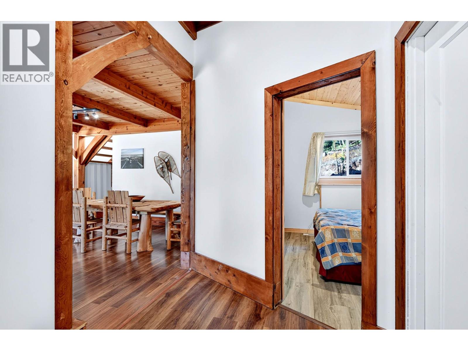 9524 Tranquille Criss Creek Road Property Photo 10