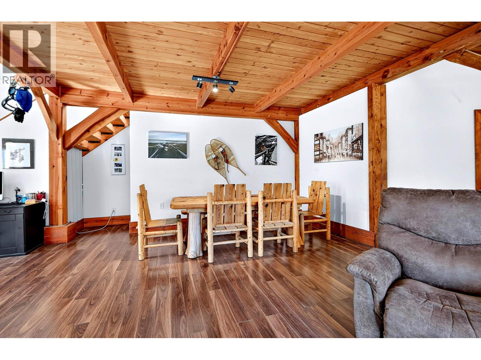 9524 Tranquille Criss Creek Road Property Photo 11