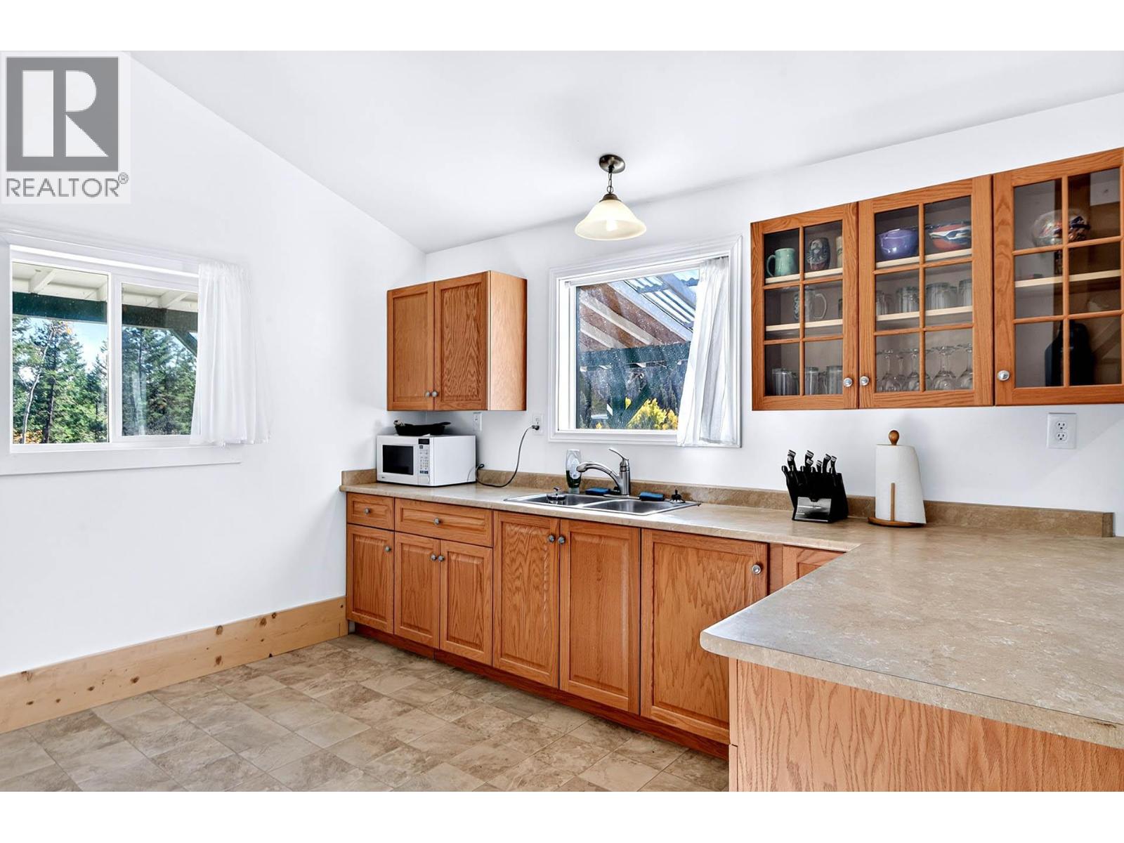 9524 Tranquille Criss Creek Road Property Photo 22