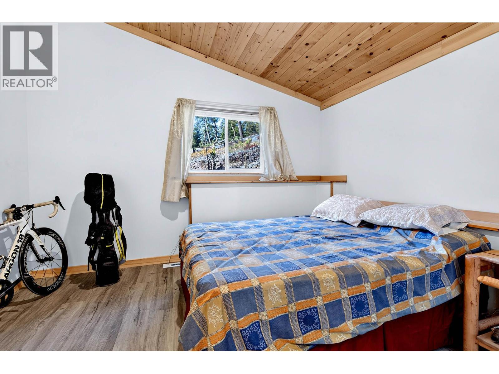 9524 Tranquille Criss Creek Road Property Photo 32
