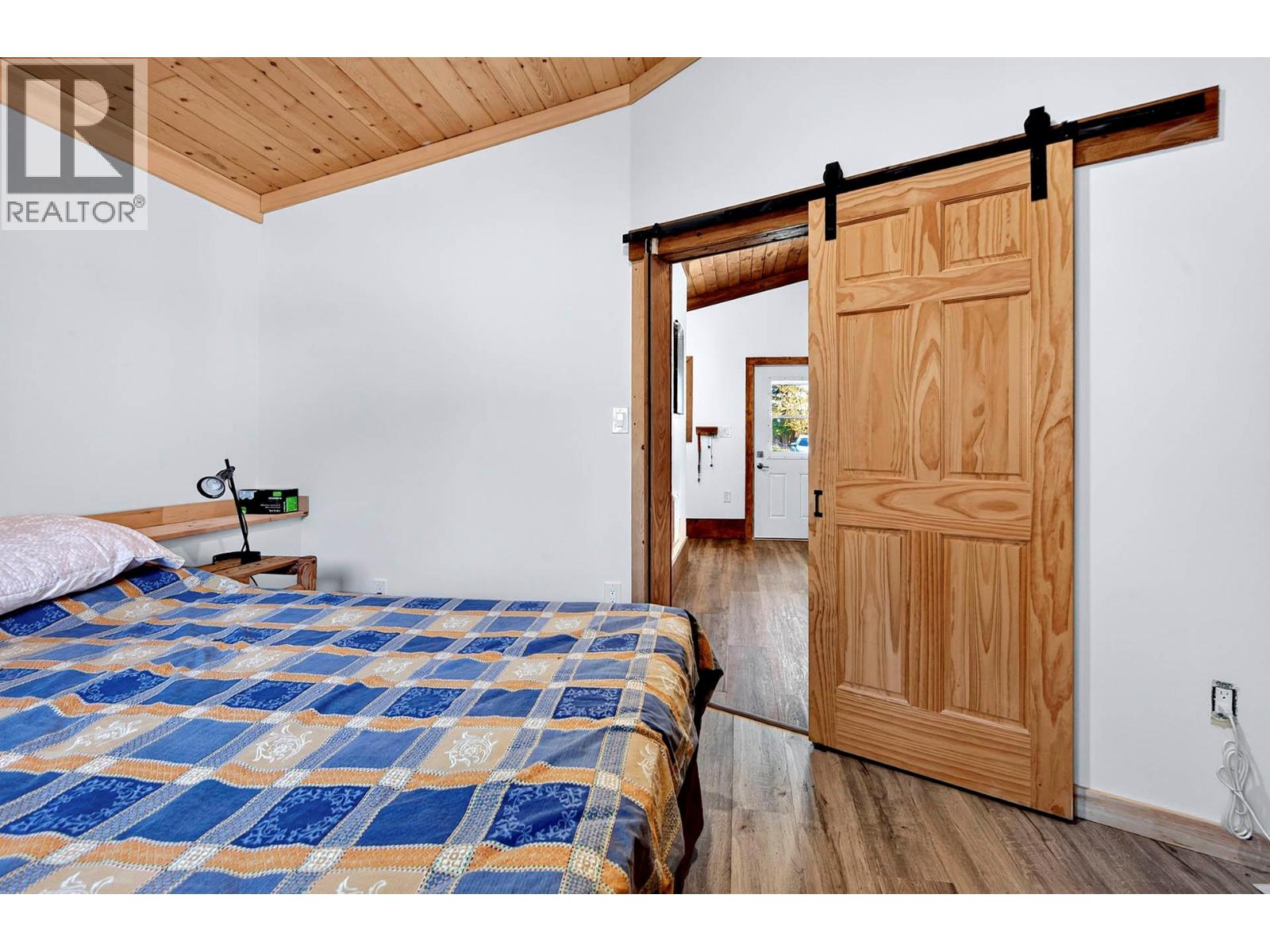 9524 Tranquille Criss Creek Road Property Photo 33