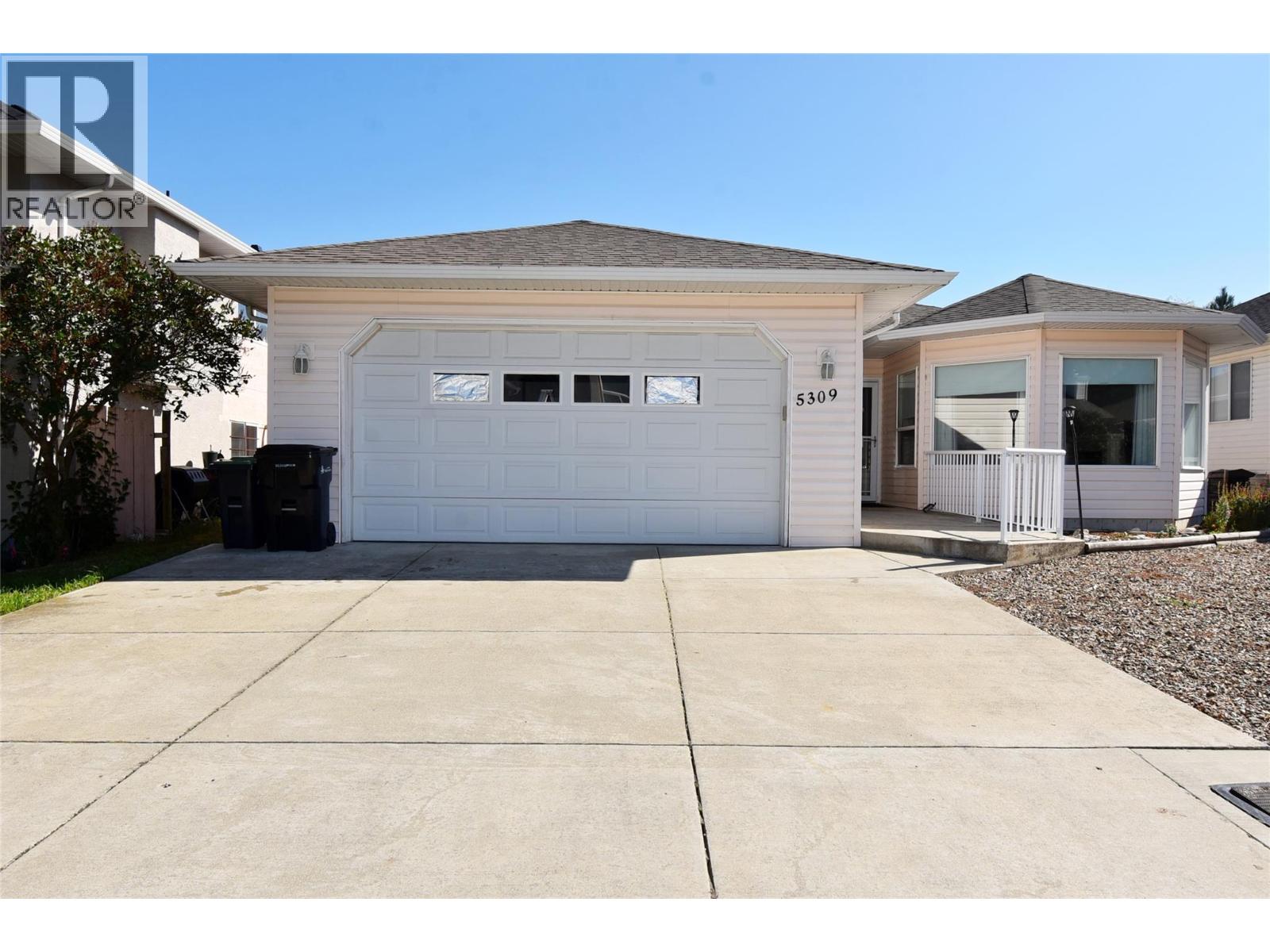 5309 21 Street Property Photo 2