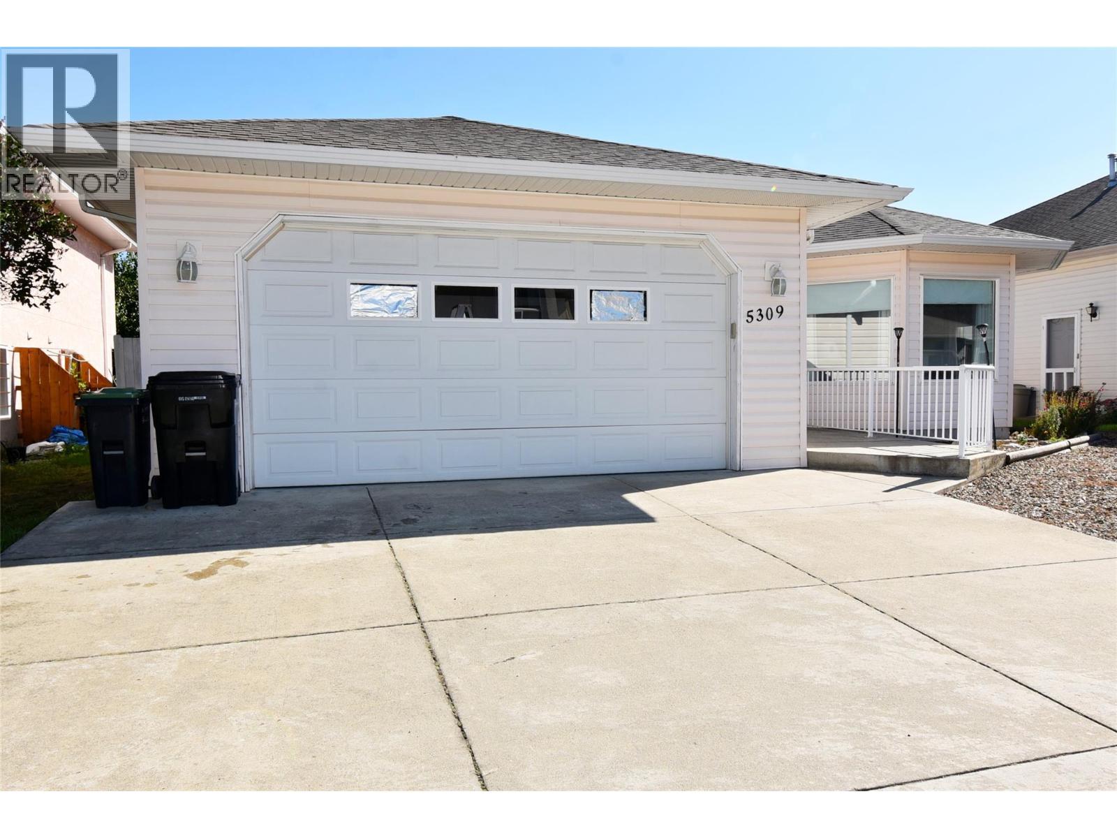 5309 21 Street Property Photo 3